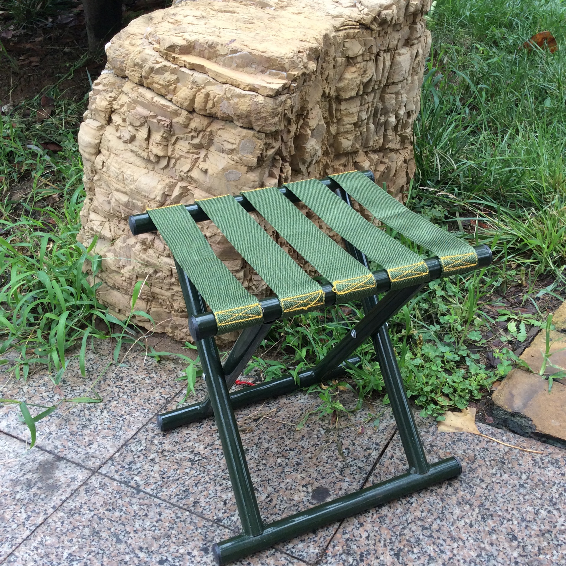 批发圆管马扎新款便携式折叠军工马扎子钓鱼凳子户外火车小板凳