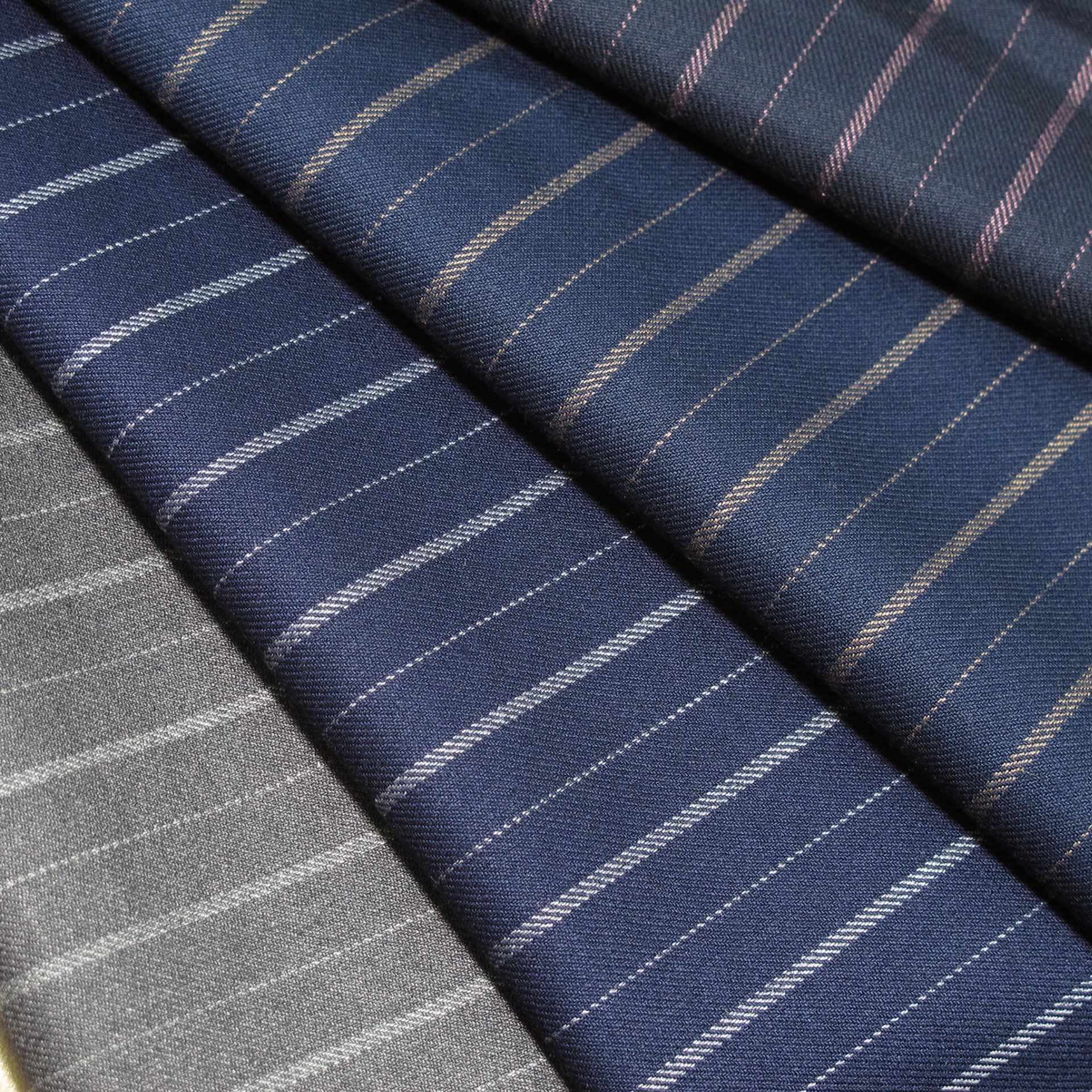 厂家直销 春秋款 外套西服粗细条纹 经典条纹面料