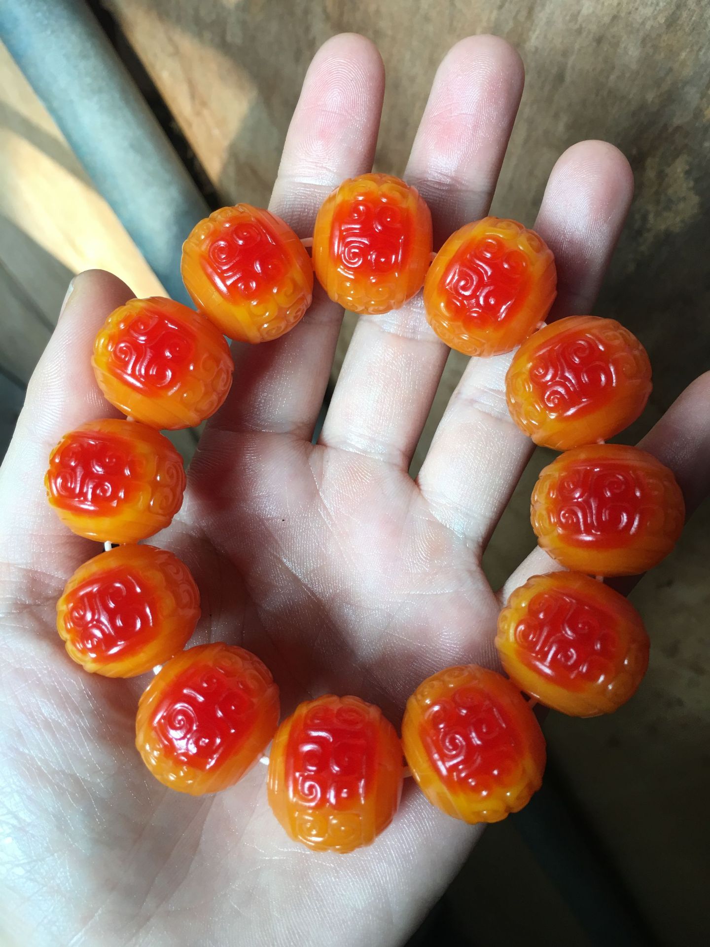 仿鸟头鹤顶红手串,回纹鼓珠,多宝佛珠配珠,雕刻精致,厂家直销
