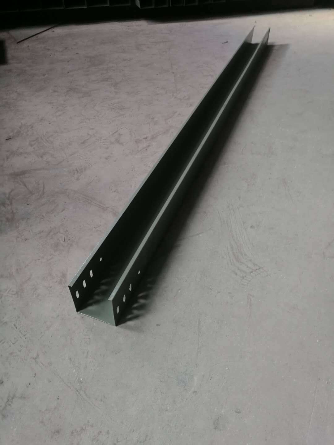 供应喷塑桥架100*50 100*100 50*50