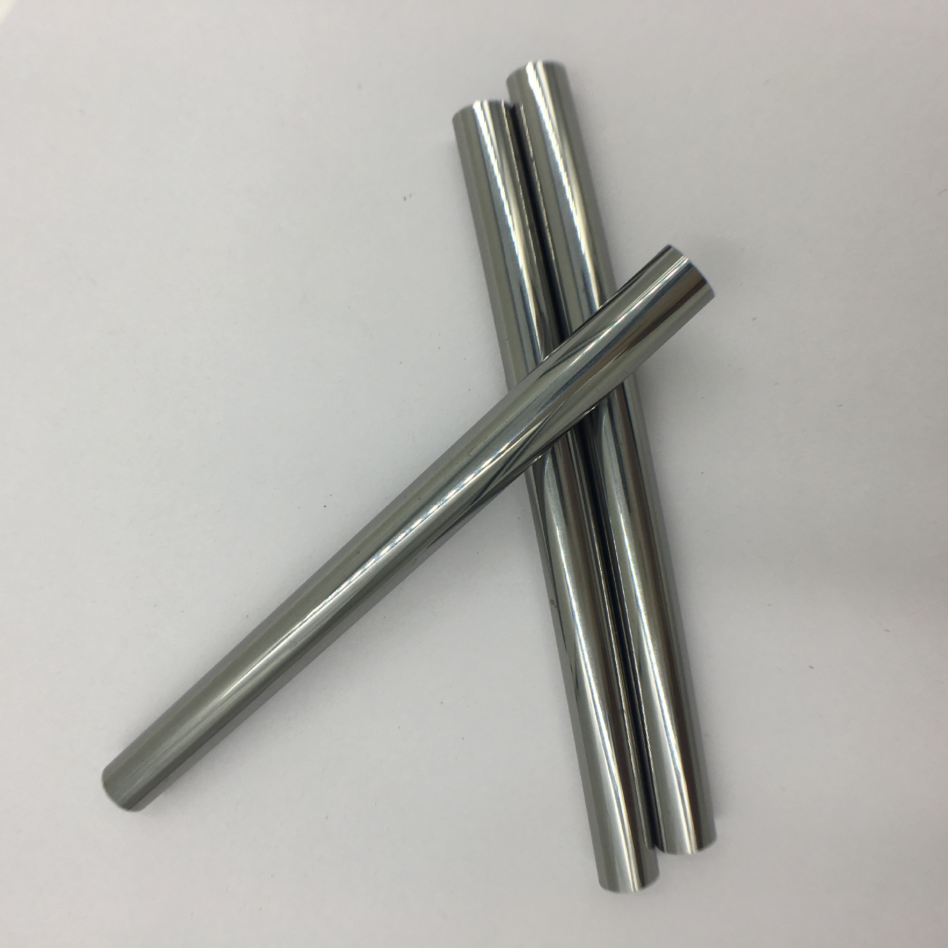 硬质合金棒材 钨钢精磨圆棒 硬质合金单孔棒材 钨钢圆棒 钨钢刀棒