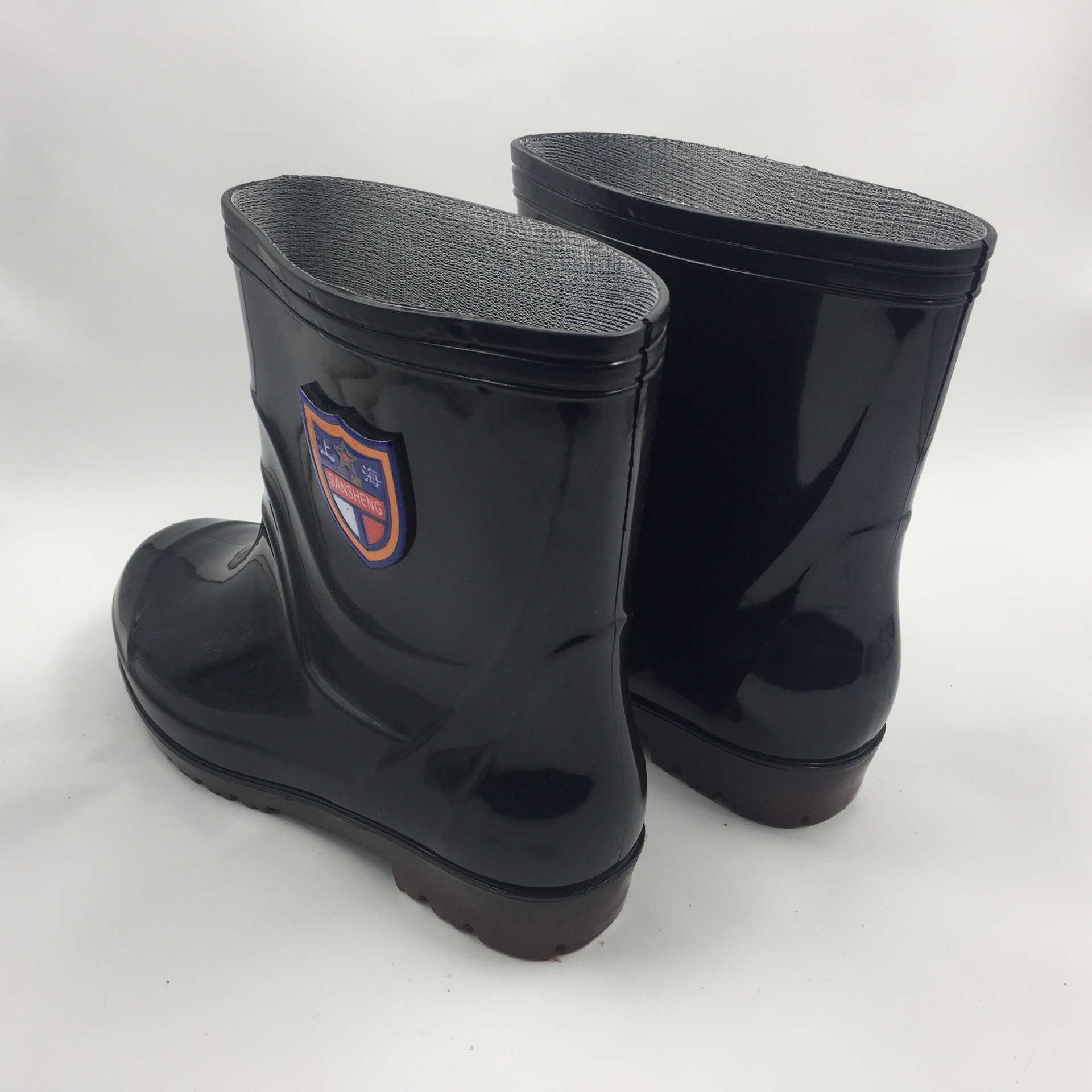 上海pvc半高雨鞋男式黑色保暖防滑耐磨工地劳保塑胶水鞋厂家批发