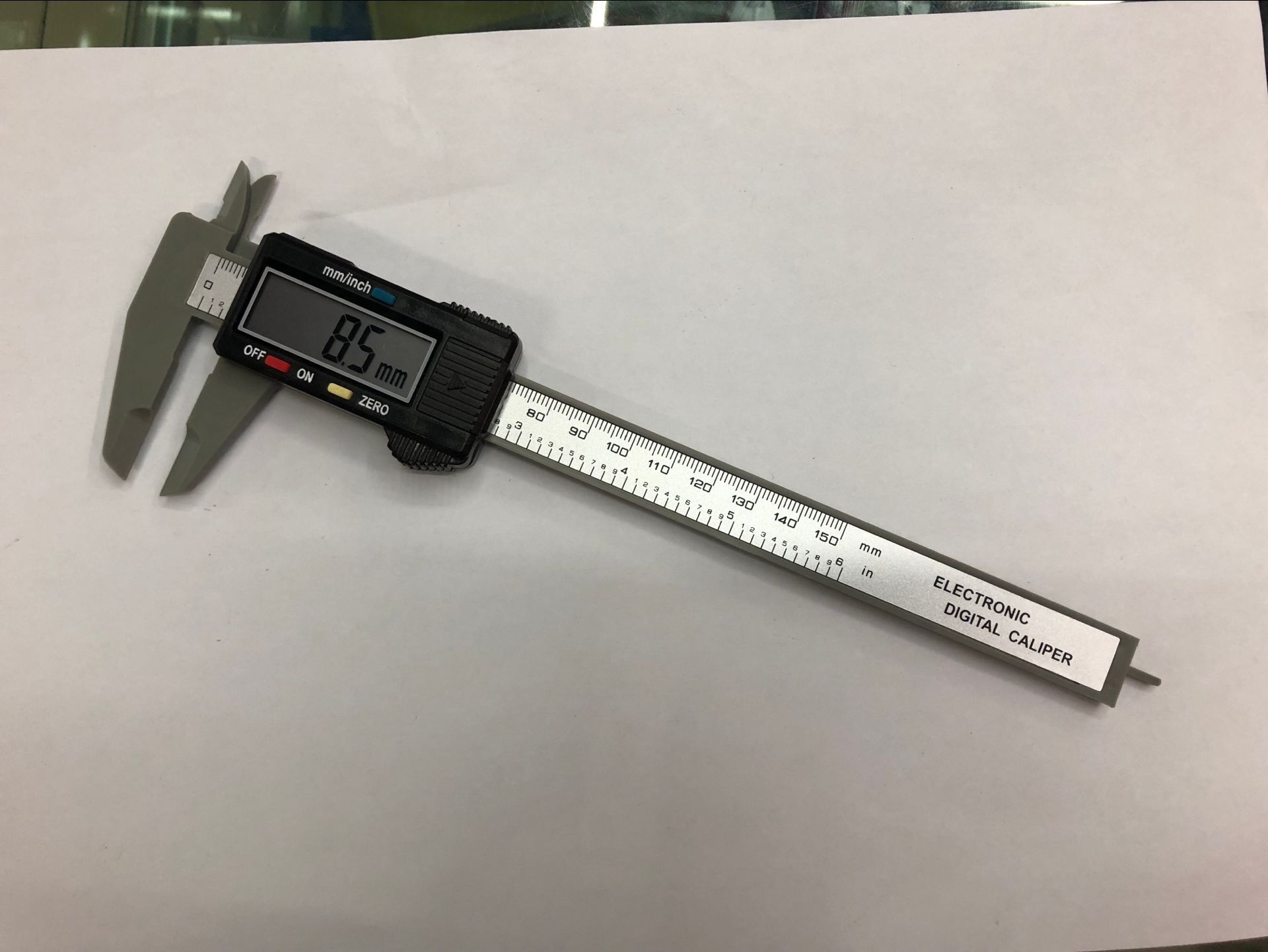 厂家直销 电子数显游标卡尺0-150mm全塑料数字卡尺游标 多种包装