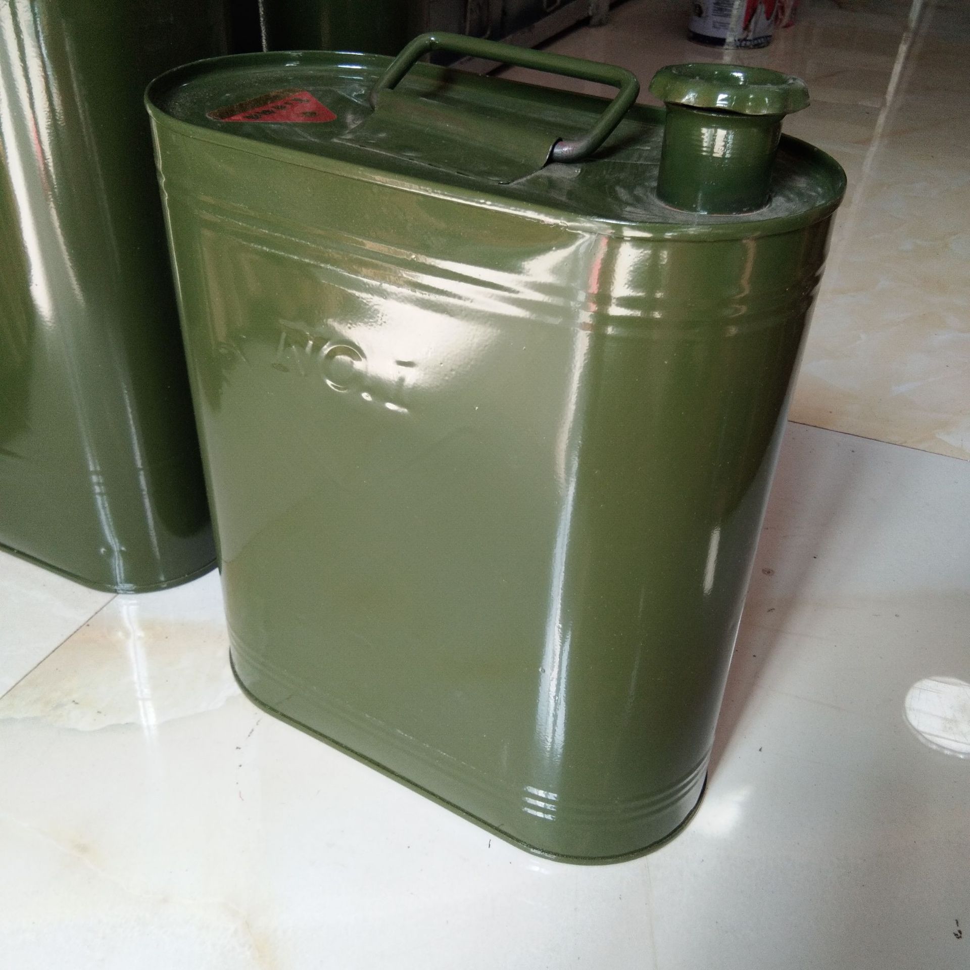 汽车机油桶_汽油桶 化工桶1030升 摩托车备用机油桶批发 - 阿里巴巴