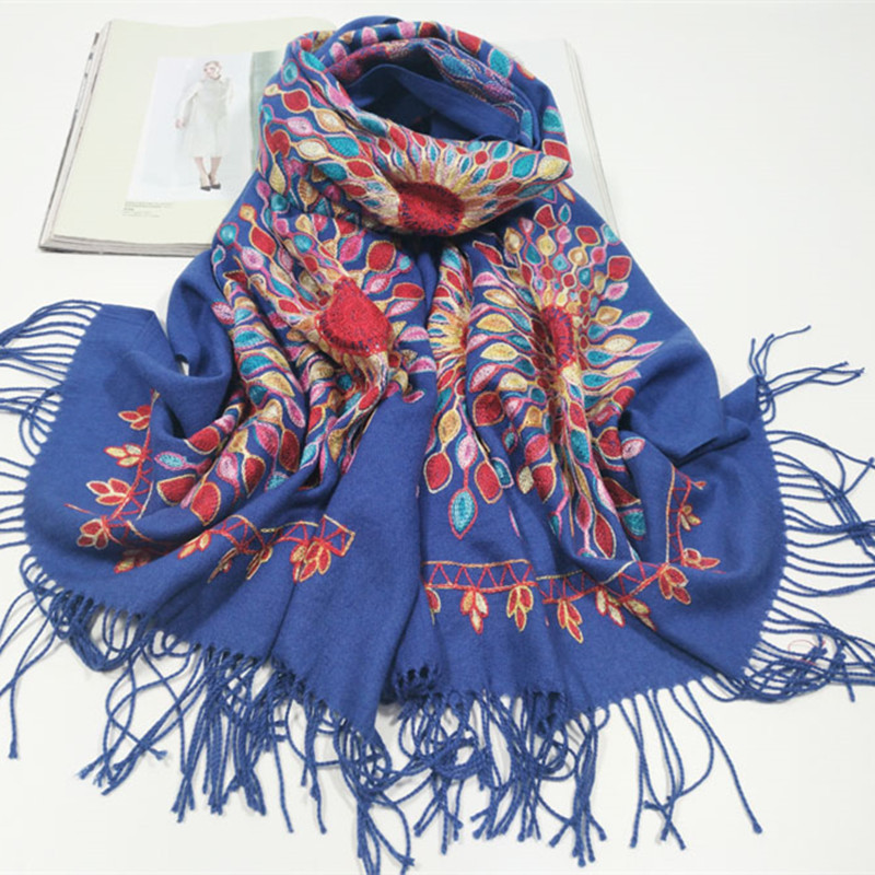 秋冬新款刺绣太阳花仿羊绒围巾女民族风保暖两用绣花围巾披肩批发