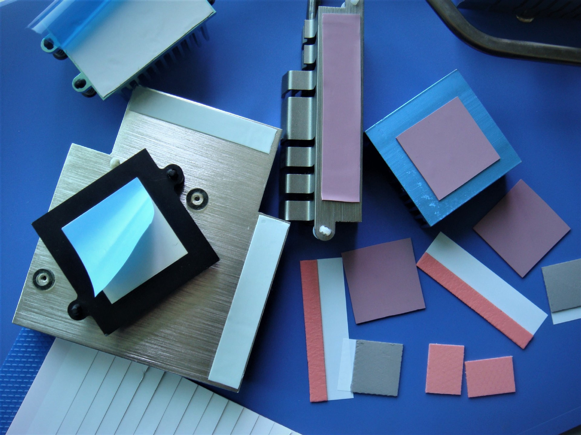 厂家生厂硅胶脚垫 硅胶垫 橡胶防滑垫 透明导热硅胶垫片 橡胶垫片