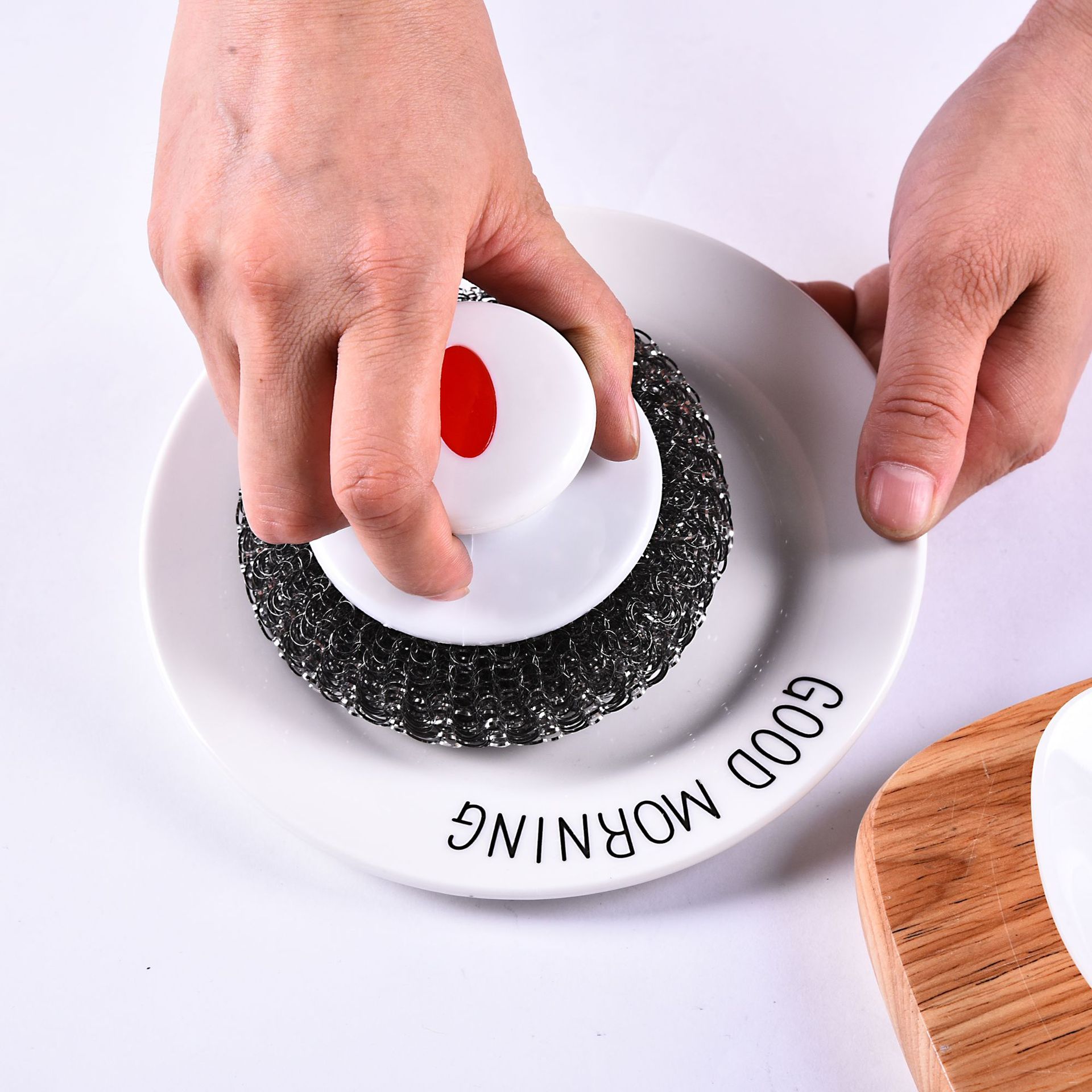 厂家直销新款钢丝编织厨房手柄钢丝球 实用家居清洁球清洁刷批发