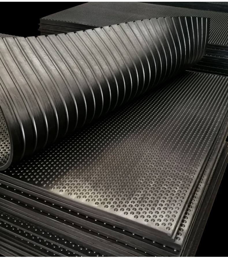 供应橡胶畜牧垫养殖场专用牛棚垫橡胶垫减震耐磨防滑垫厂家直销