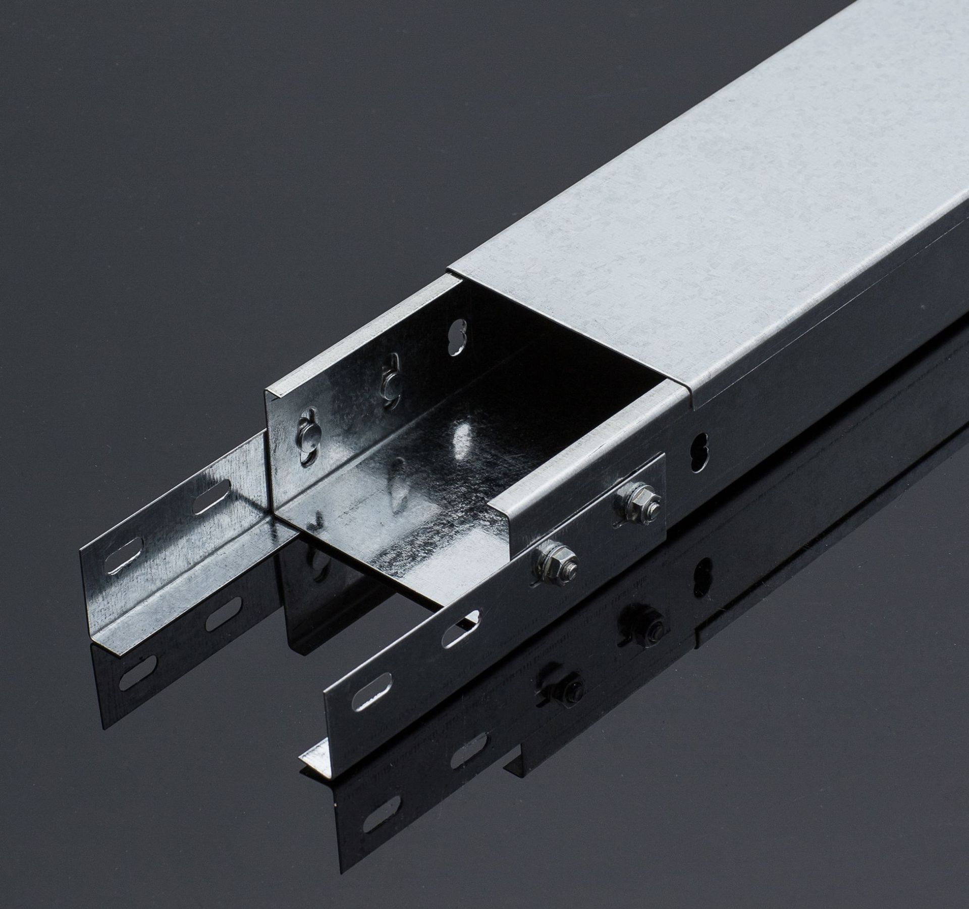 镀锌电缆桥架铝合金线槽100*50强电弱电分隔防火桥架线槽厂家直销