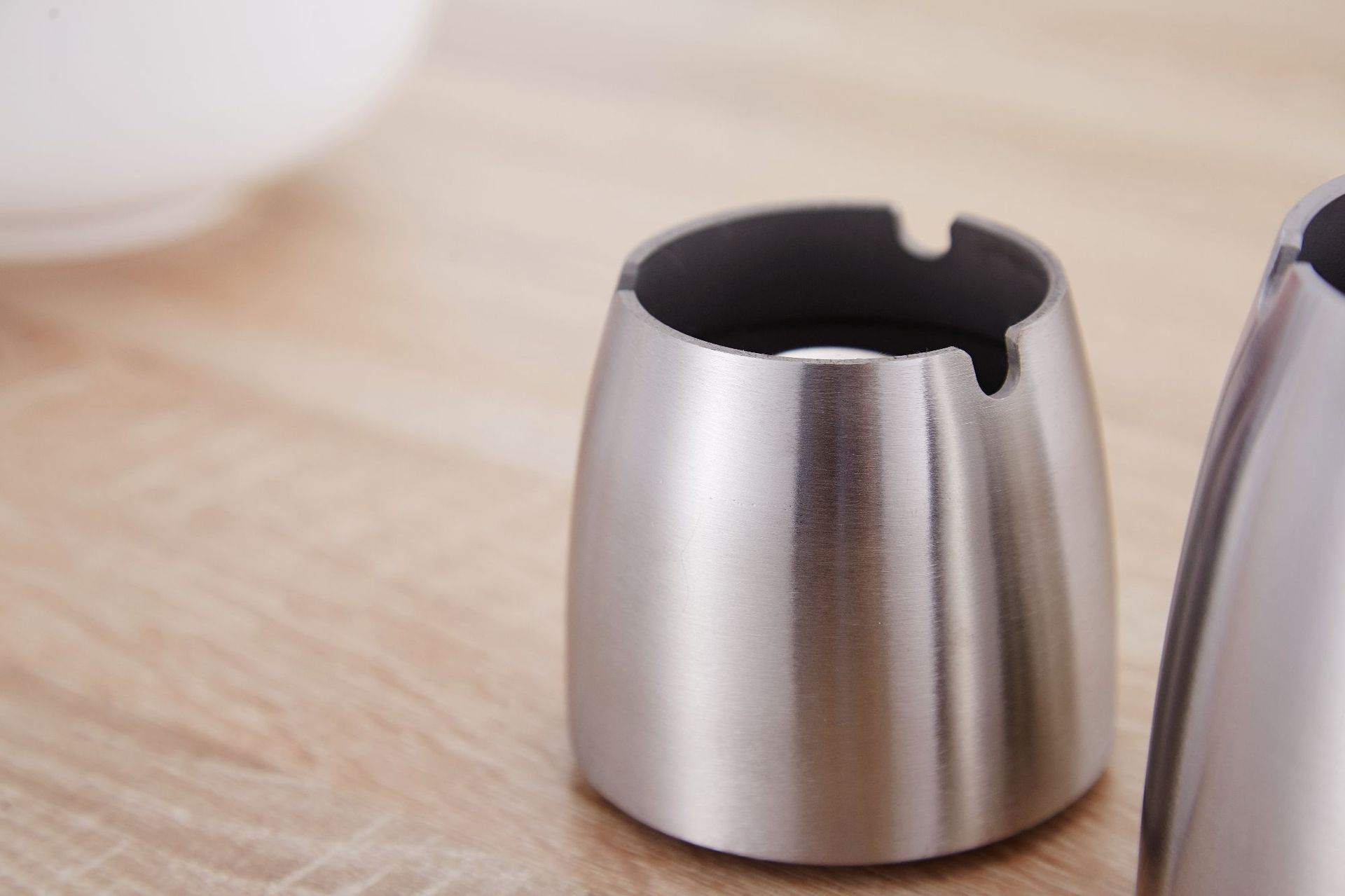 批发不锈钢烟灰缸锥形灰缸时尚烟灰缸 居家金属烟灰缸定制烟具