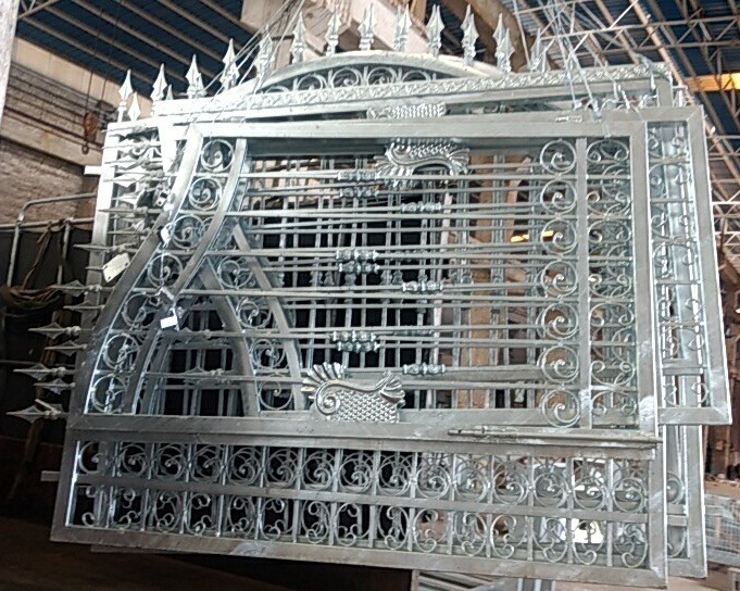 大量供应工厂简易铁门电动铁艺门铁艺 护栏消防通道门 铁门