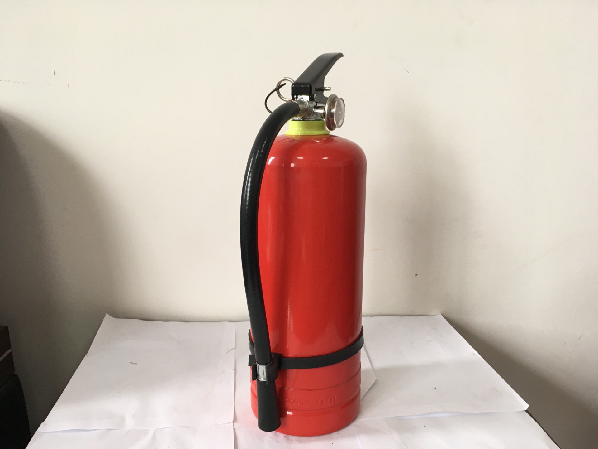 2kg干粉灭火器6支/件,3kg,4kg干粉灭火器4支/件,5-8kg干粉灭火器2支