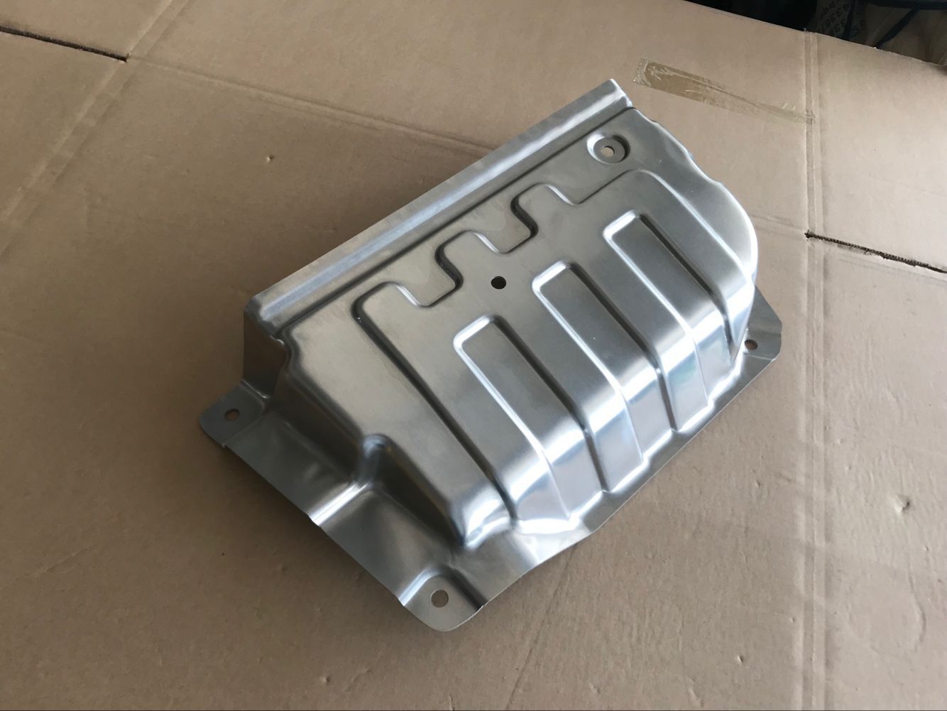 16-18款吉利博越油箱护板 下护板保护罩碳罐护板 铝合金改装专用