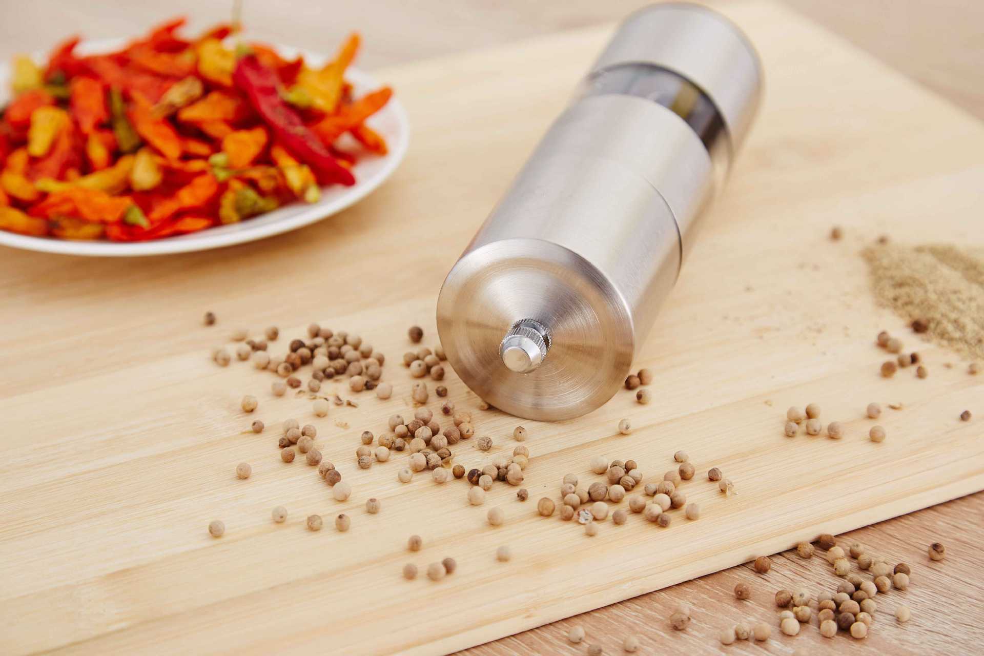 热销不锈钢胡椒研磨器手动调味瓶磨粉器创意厨房用品小工具礼品