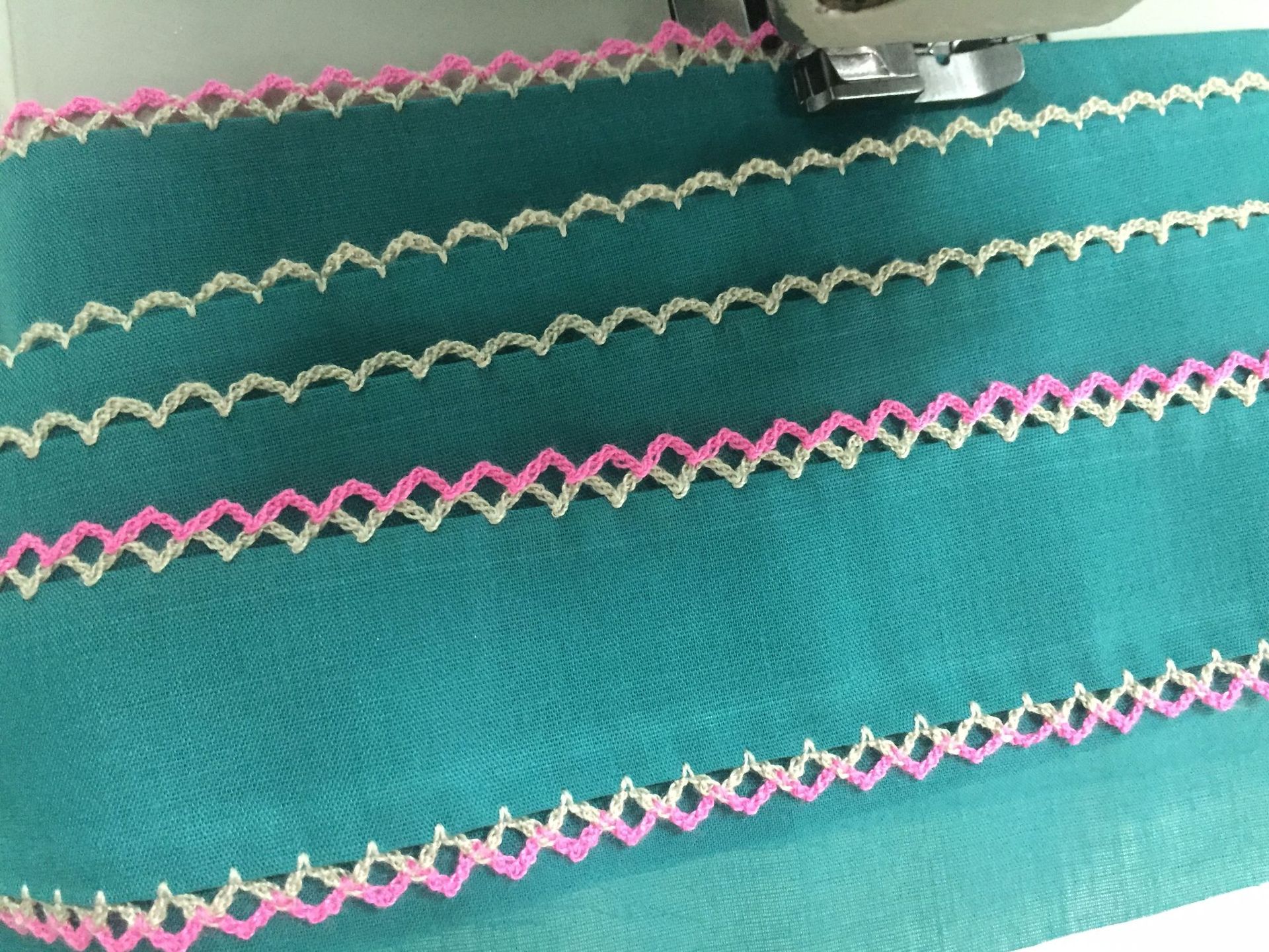 二手日本关西牌1302狗牙花边机