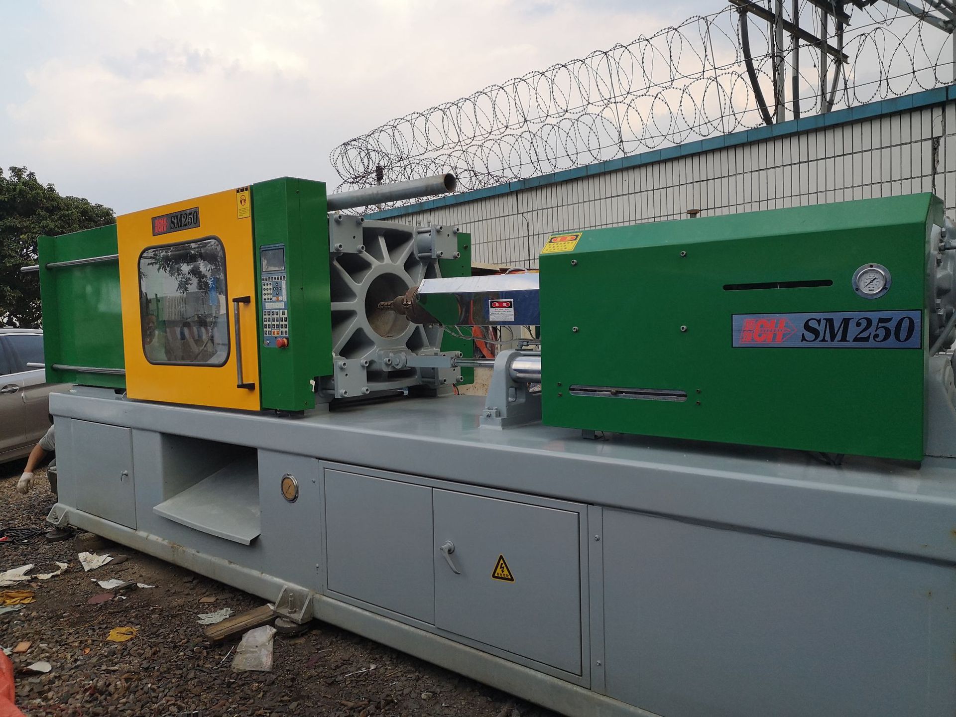 出售注塑机台湾震雄sm250吨卧式塑胶机械大型注塑机