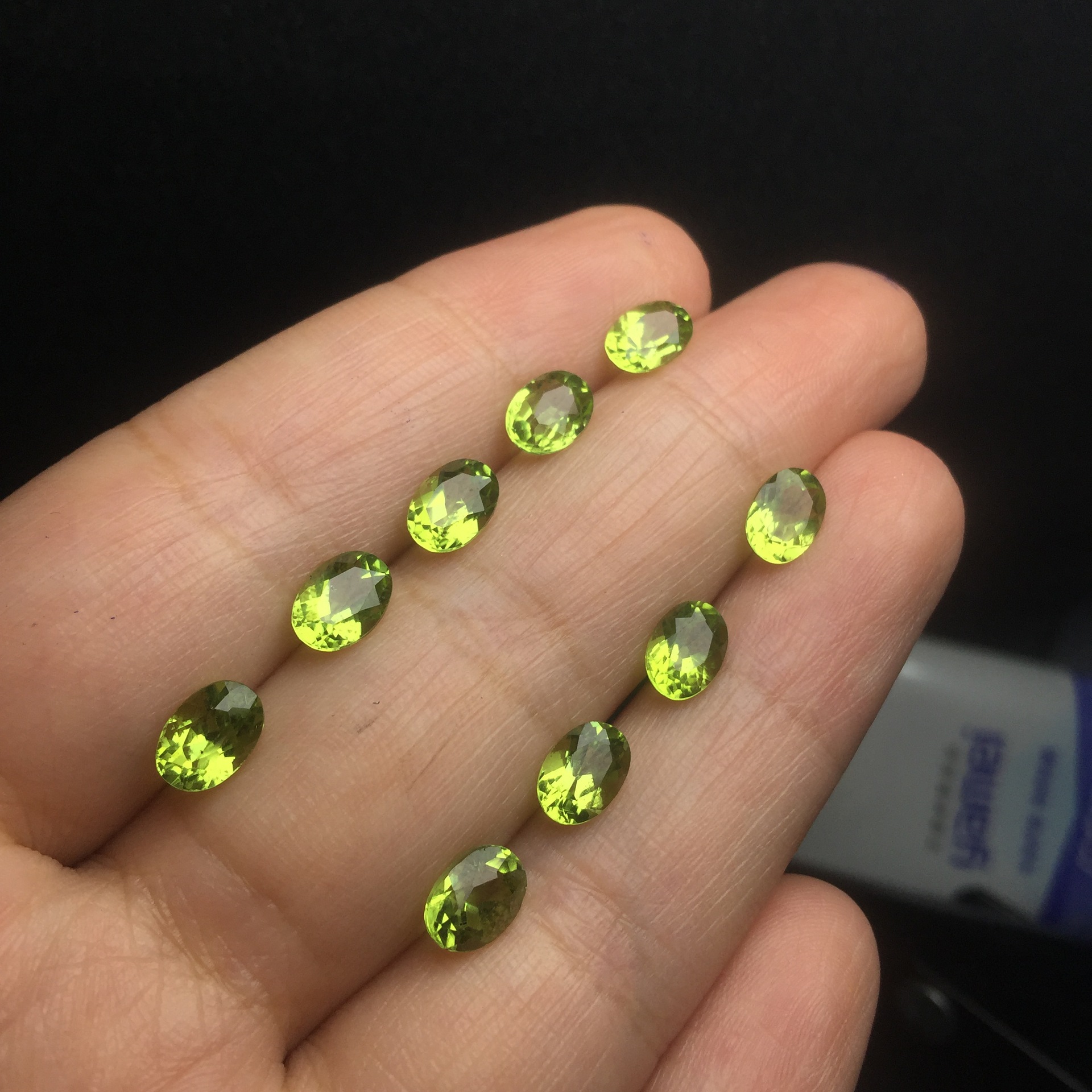 彩宝首饰 天然橄榄石椭圆形裸石 可做戒指吊坠耳钉手链