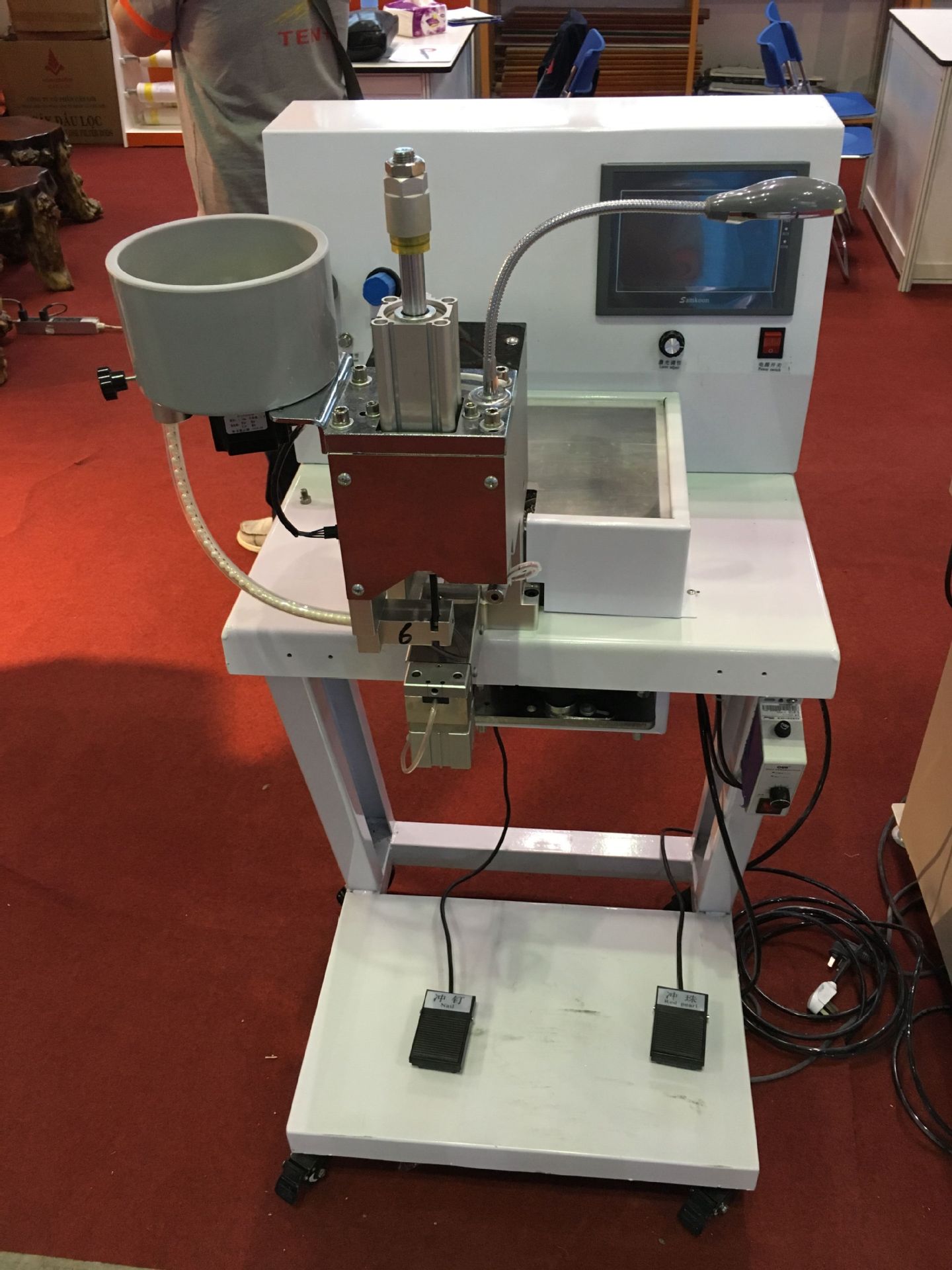 全自动单头钉珠机 窗帘钉珠机异形钉珠机泡珠机四爪钉珍珠机