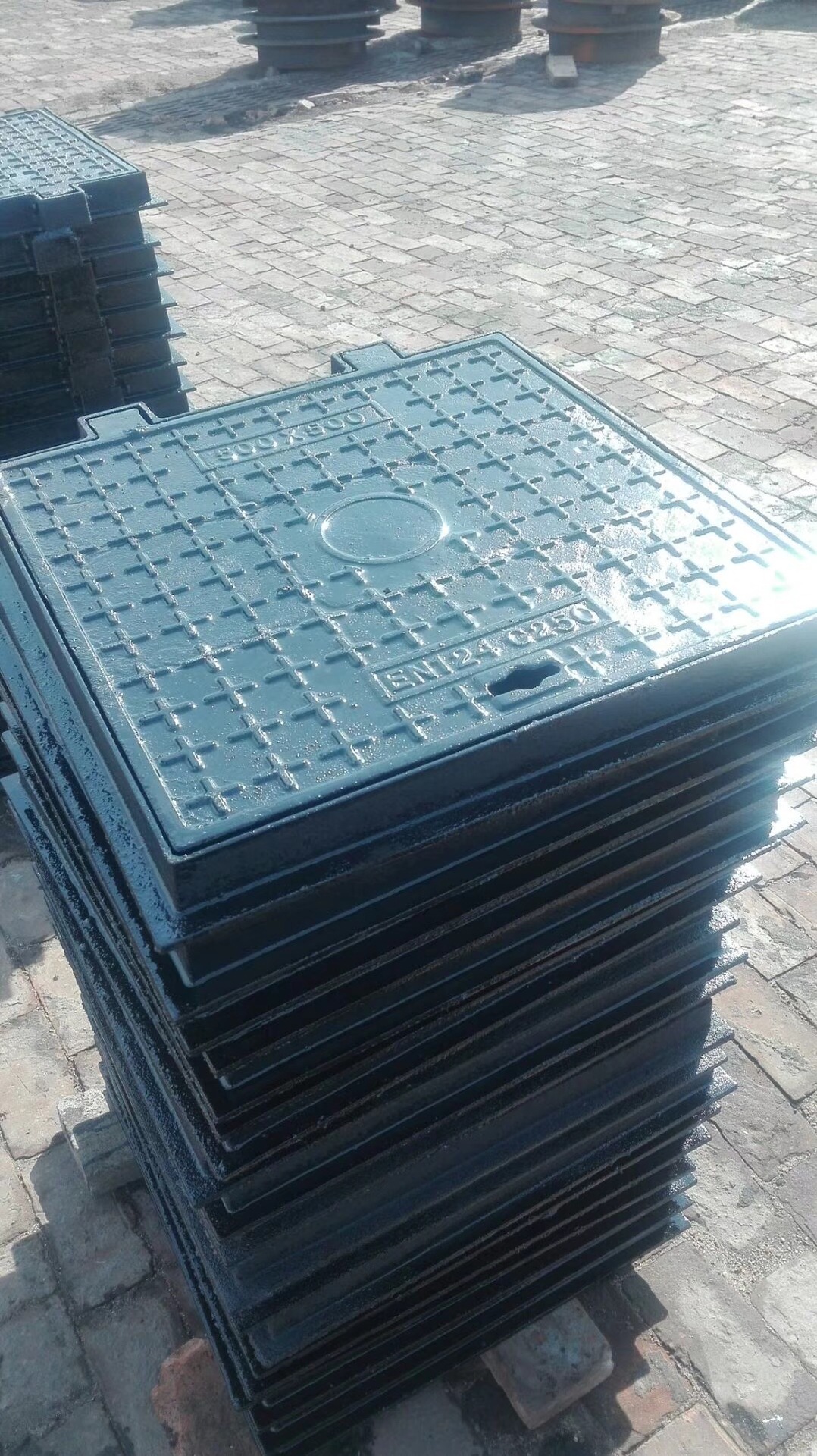 球墨铸铁井盖重型广州水务可调式井盖防沉降式市政专用圆700*800