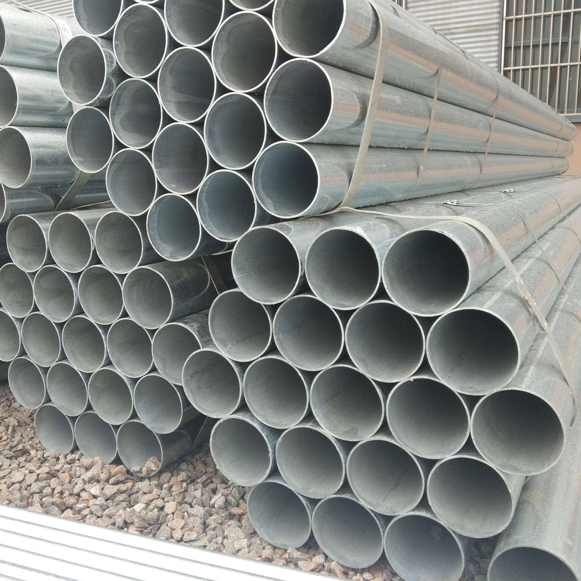 销售青岛q235热镀锌钢管dn100*4外径114用于建筑装饰工程管道走水