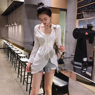 秋季新款韩版ins超火的白衬衫女性感露锁骨上衣宽松中长款衬衫潮