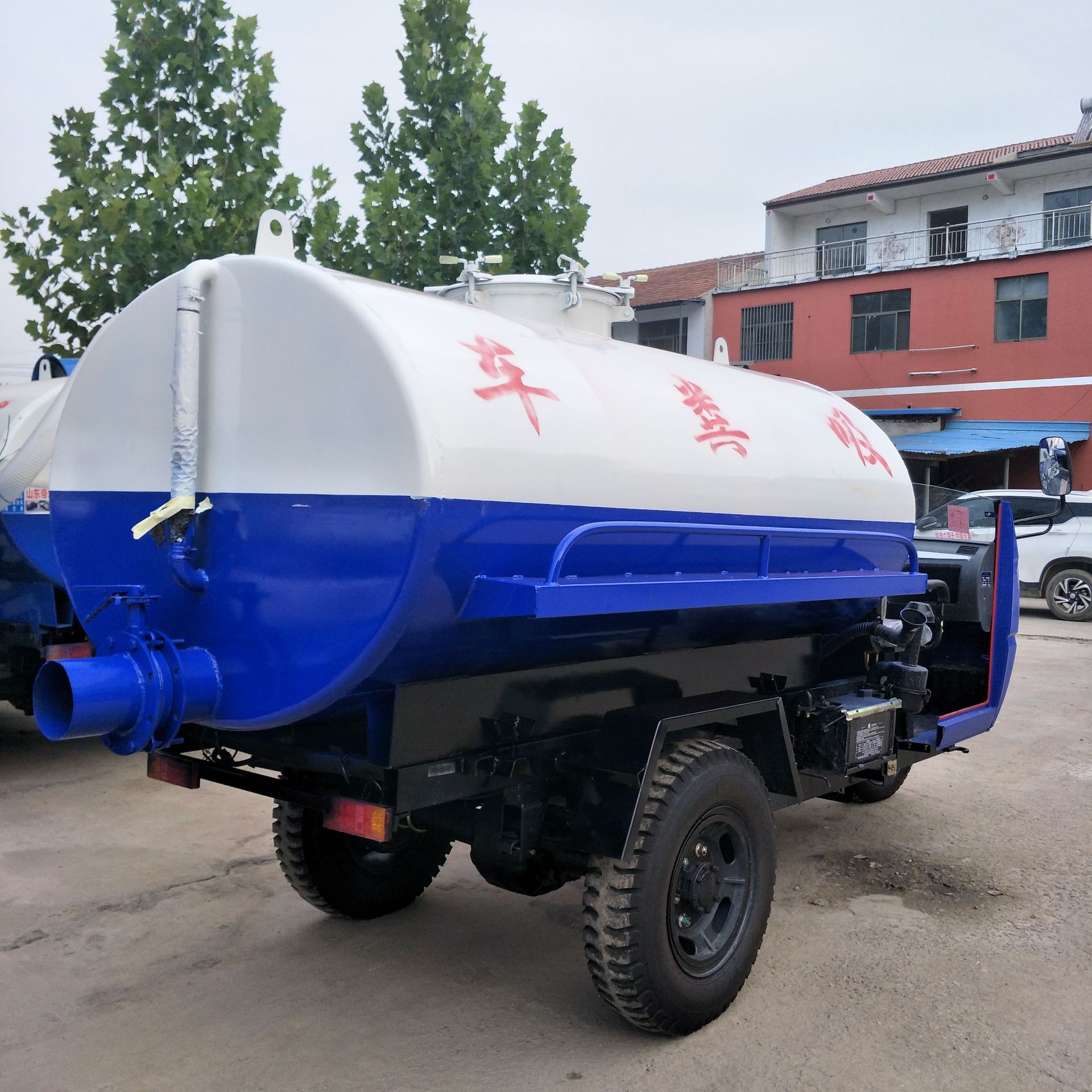 五征厂家直销 3立方自吸自排吸粪车 农用旱厕改造用2吨抽粪车