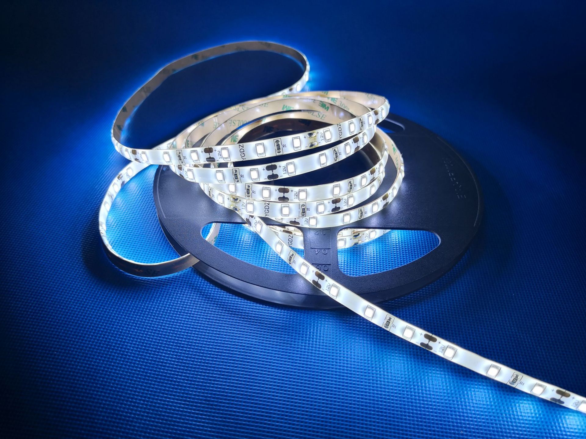 灌胶全防水led灯带 5050晶元芯片 60灯软性线路板灯带 厂家供应