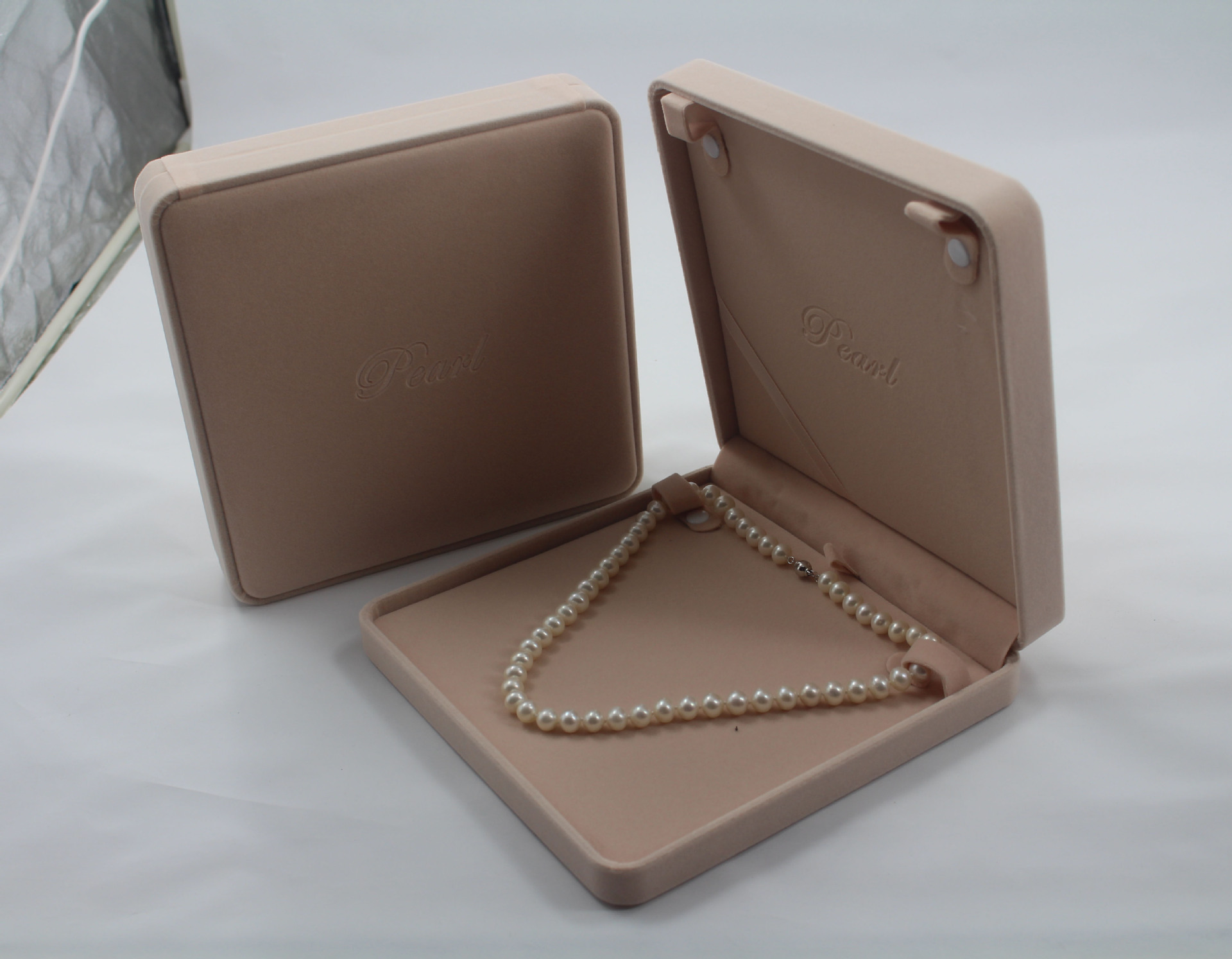 现货供应绒布珍珠项链盒大方套装礼品盒首饰盒饰品盒毛衣链收纳盒