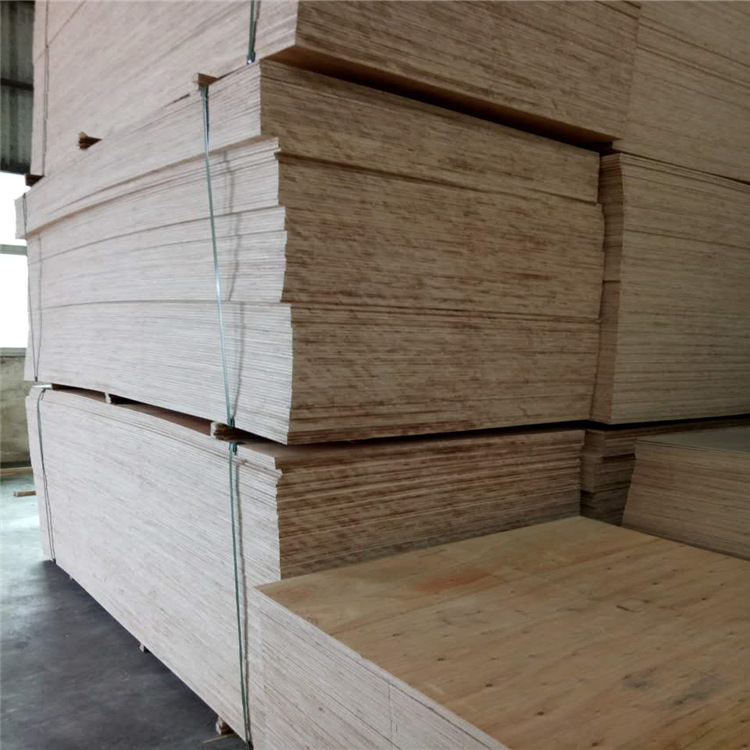 胶合板三合板夹板上色淋油喷漆贴面封边吸塑分条开槽锣孔镂空