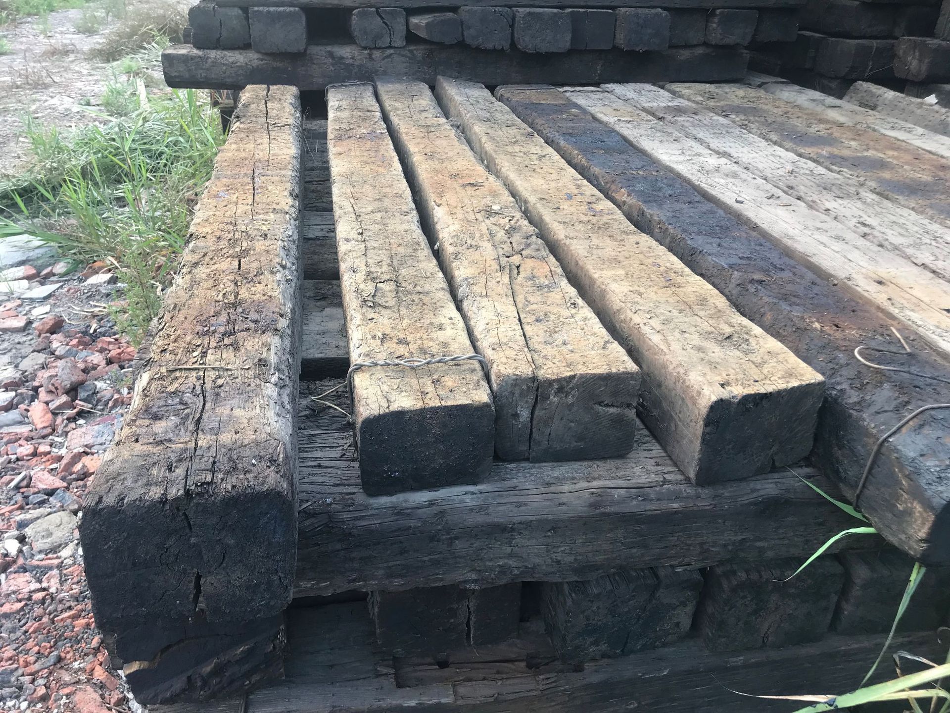天津批发二手再用铁路旧枕木尺寸160*220*2500mm现货供应库存充足