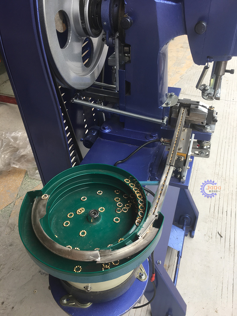 全自动钻面鸡眼扣机器 带钻气眼机 震动盘送料 匠心品质 稳定省心