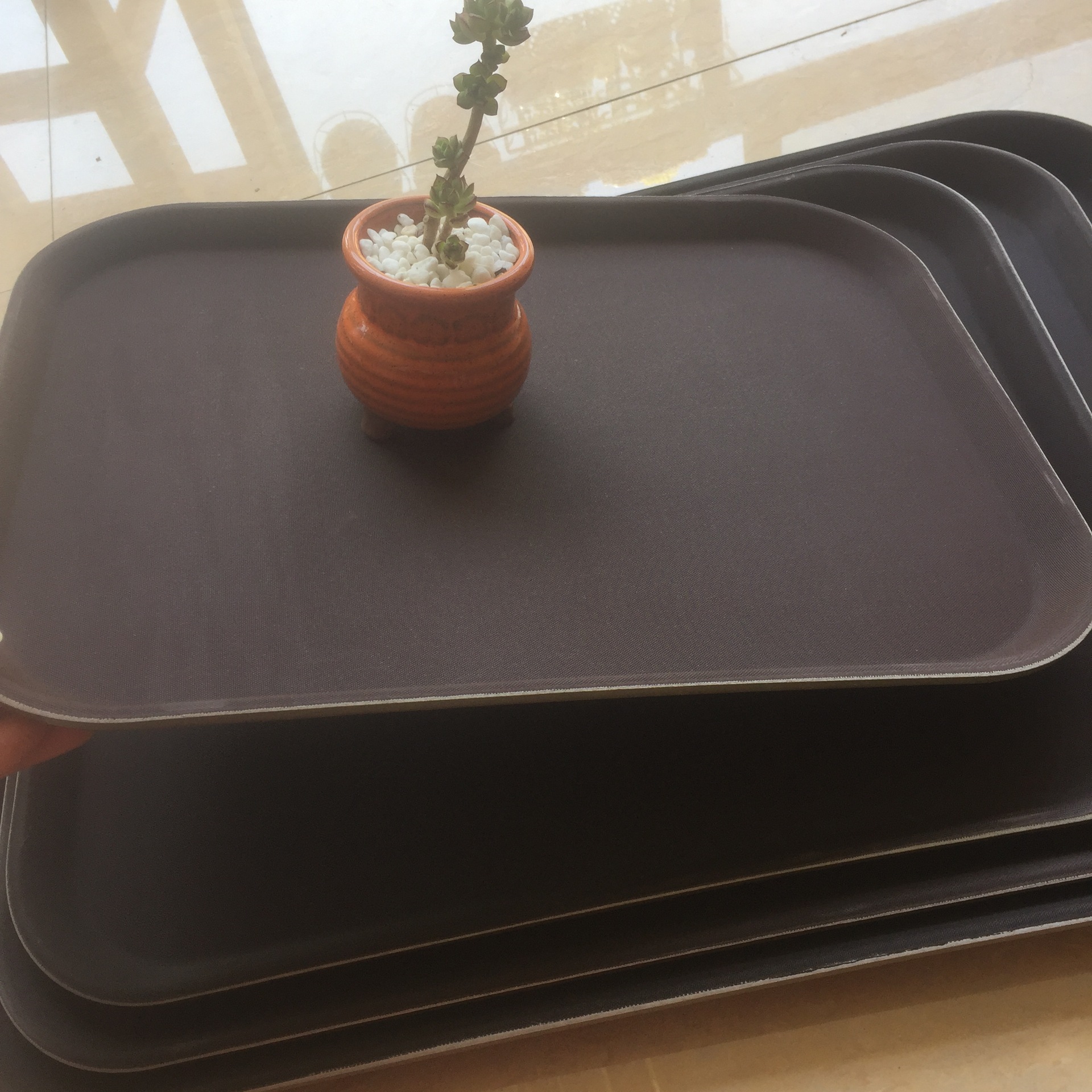 钢化防滑无痕塑料大托盘欧式餐厅酒店长方圆形专业服务生托盘批发