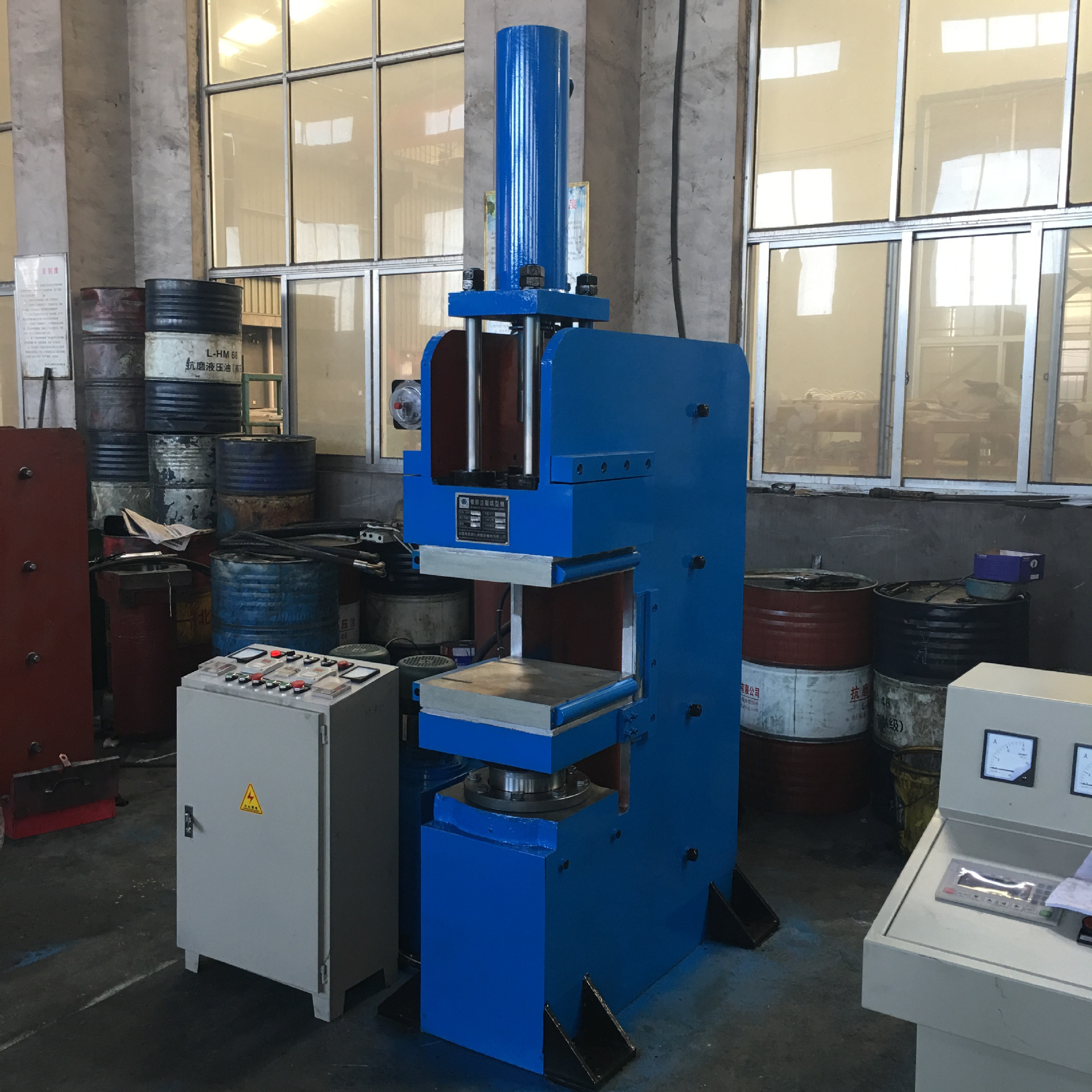 山东青岛橡胶接头机 门窗密封条转角焊接机 自动注胶硫化机