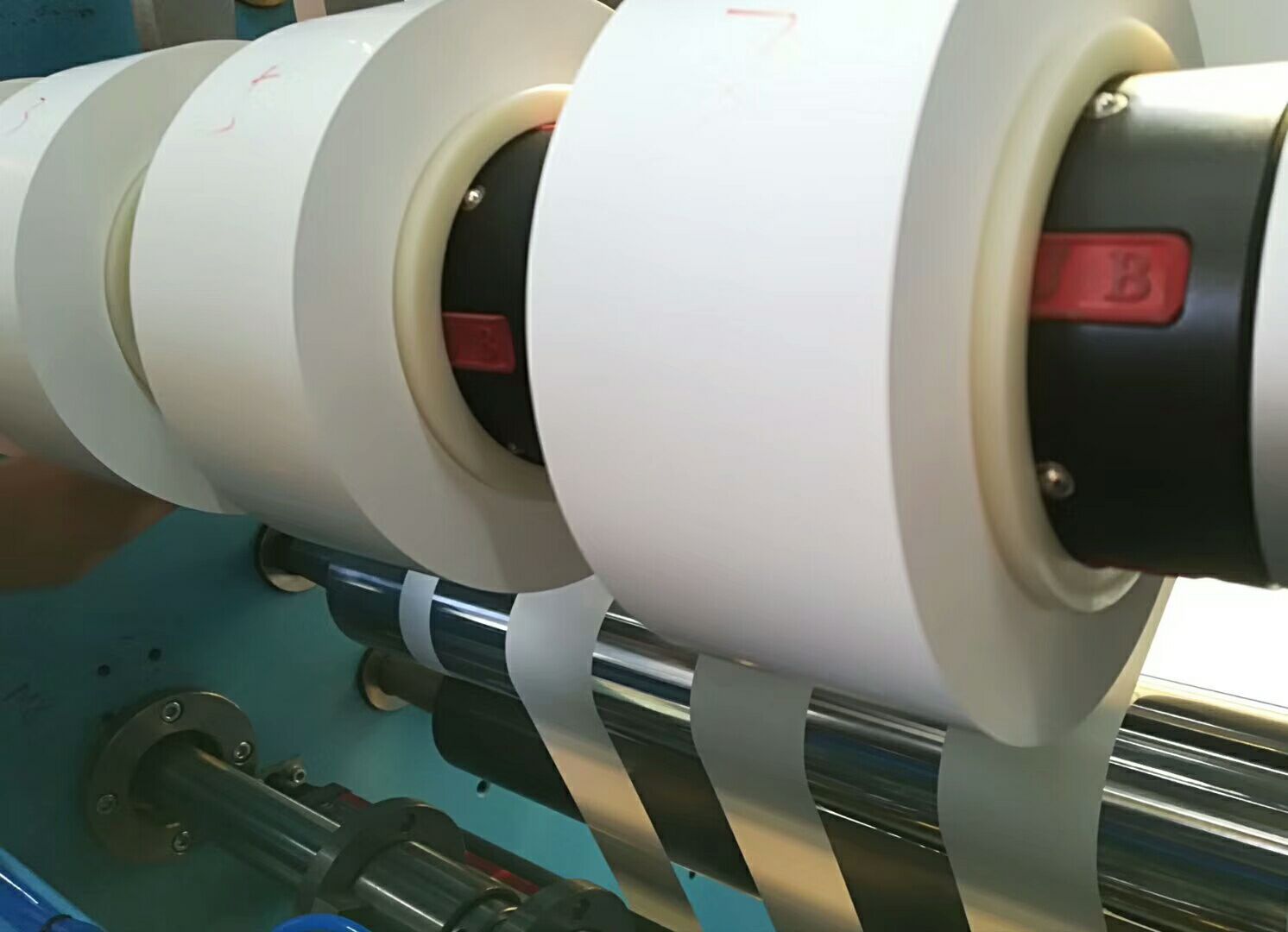 锂电池隔膜分切机