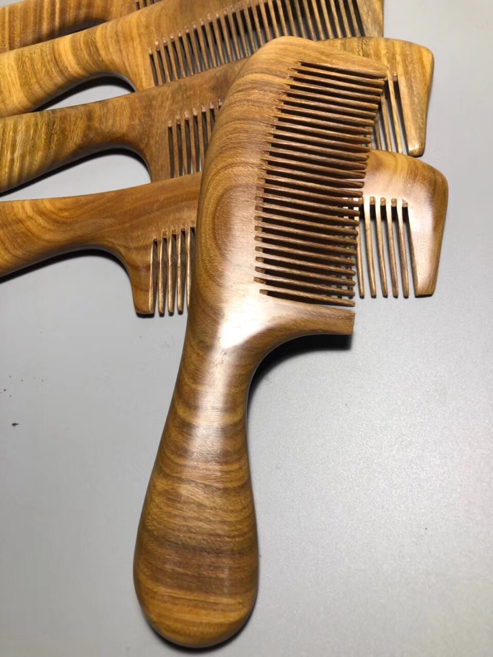 天然绿檀宽齿木梳 中式古风家居梳子厂家直销工艺木制品