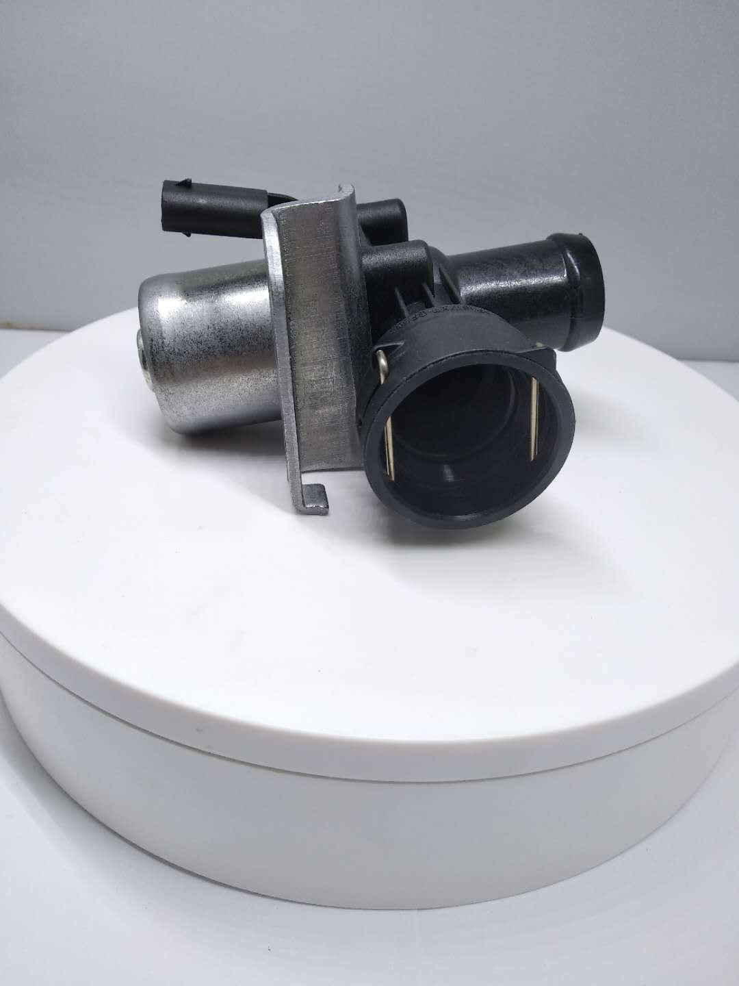 热水阀 汽车空调暖风水阀 适用奔驰w204w221 2712030164