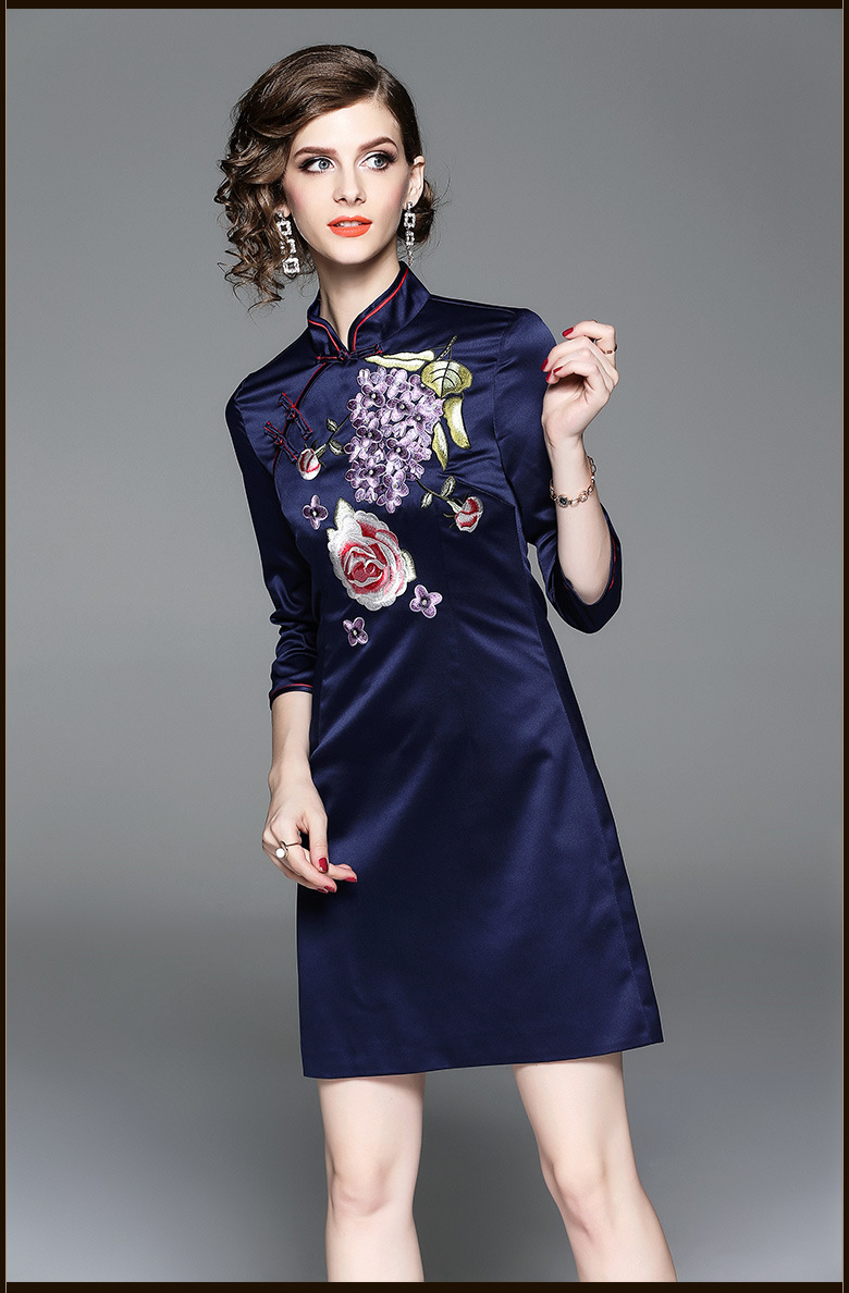 改良旗袍裙复古女装2018秋季新款中国风刺绣连衣裙中长款中式礼服