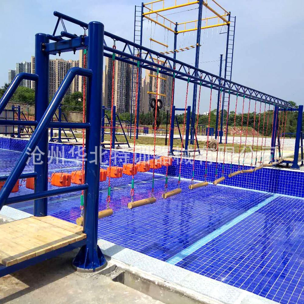 水上拓展器械 水上运动训练器材 绳网桥 钻孔桥 网红桥厂家直销