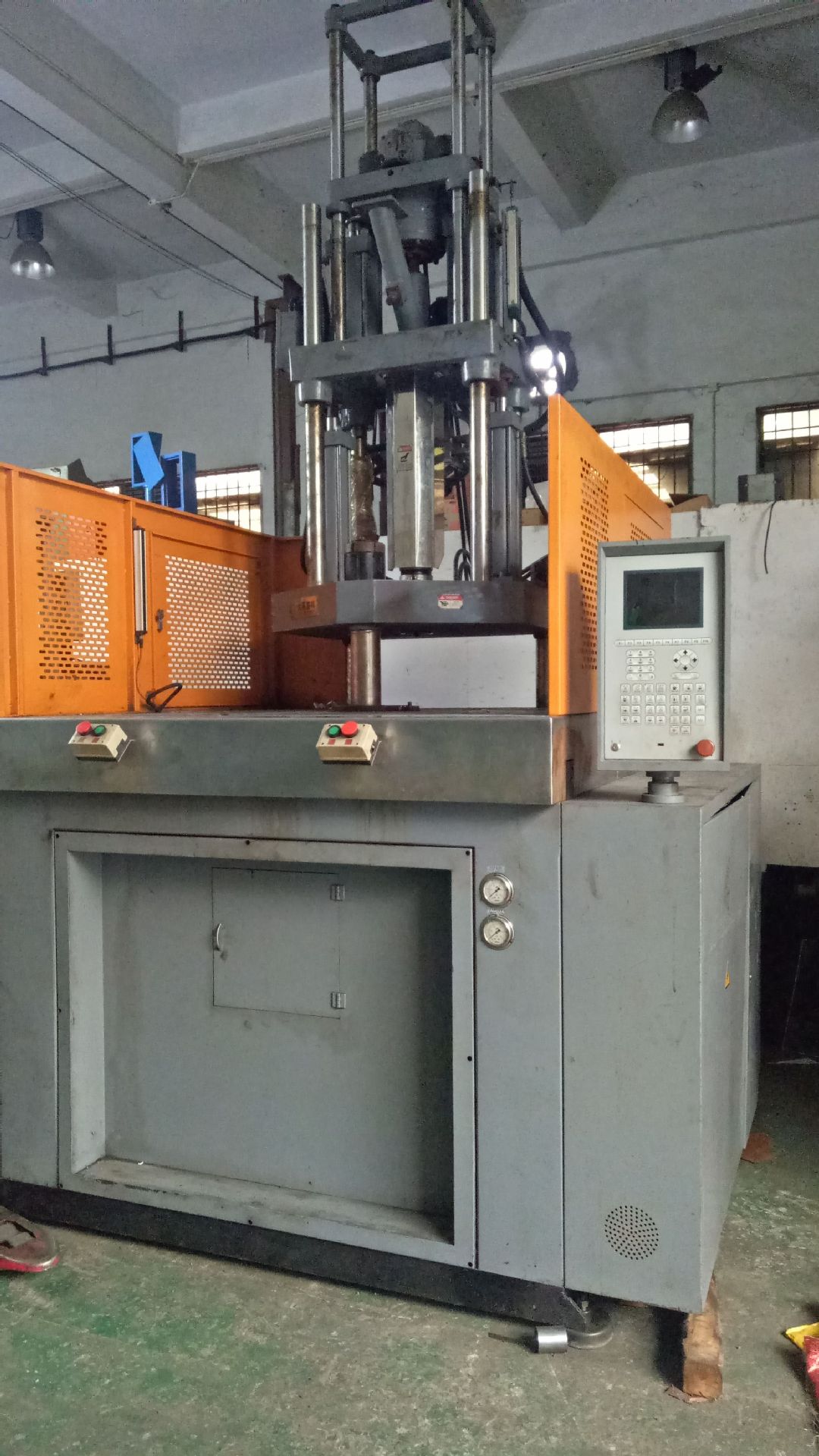 二手立式注塑机 百科55t/85t 原装双滑板注塑机找启辉专业快速-报价-