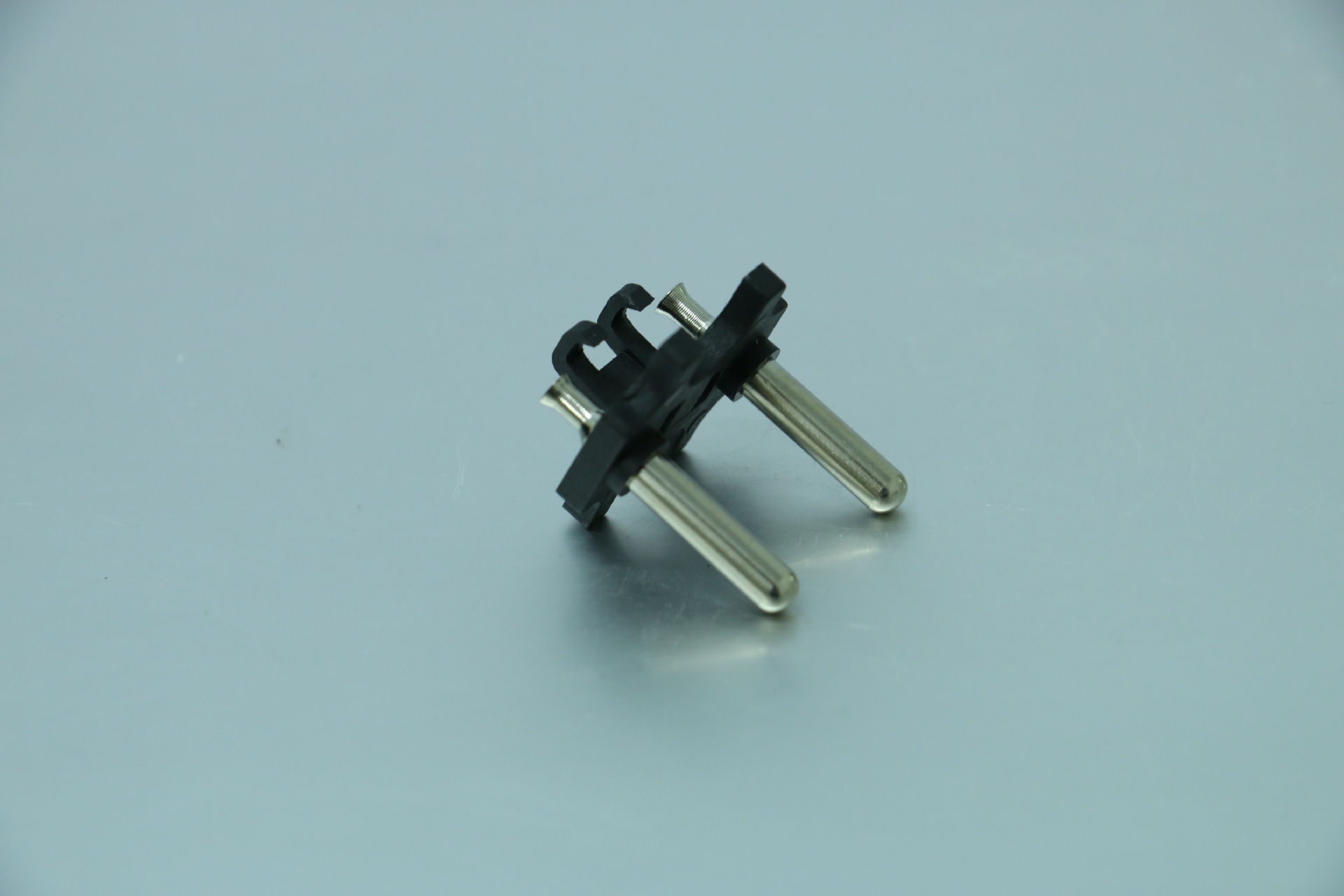 厂家直销 荷兰电源插头