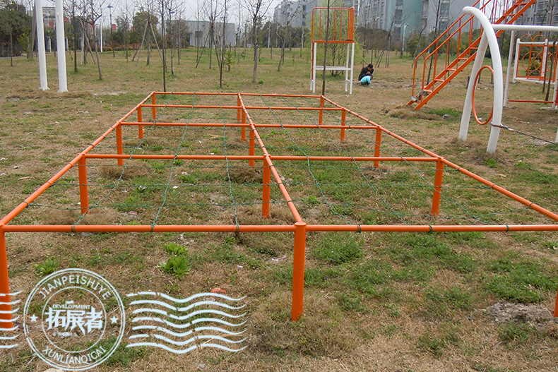 匍匐前进户外拓展训练器材 体能健身器材 前行攀爬网