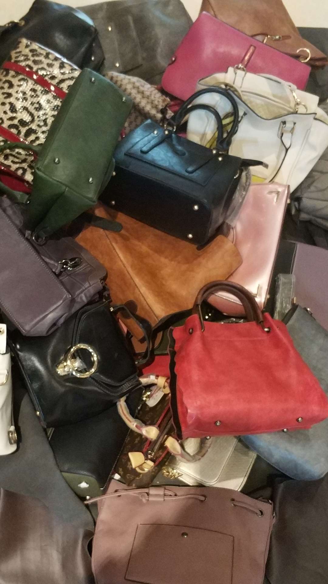 批发地摊包包赶集夜市包厂家库存处理女包积压包外贸尾单包