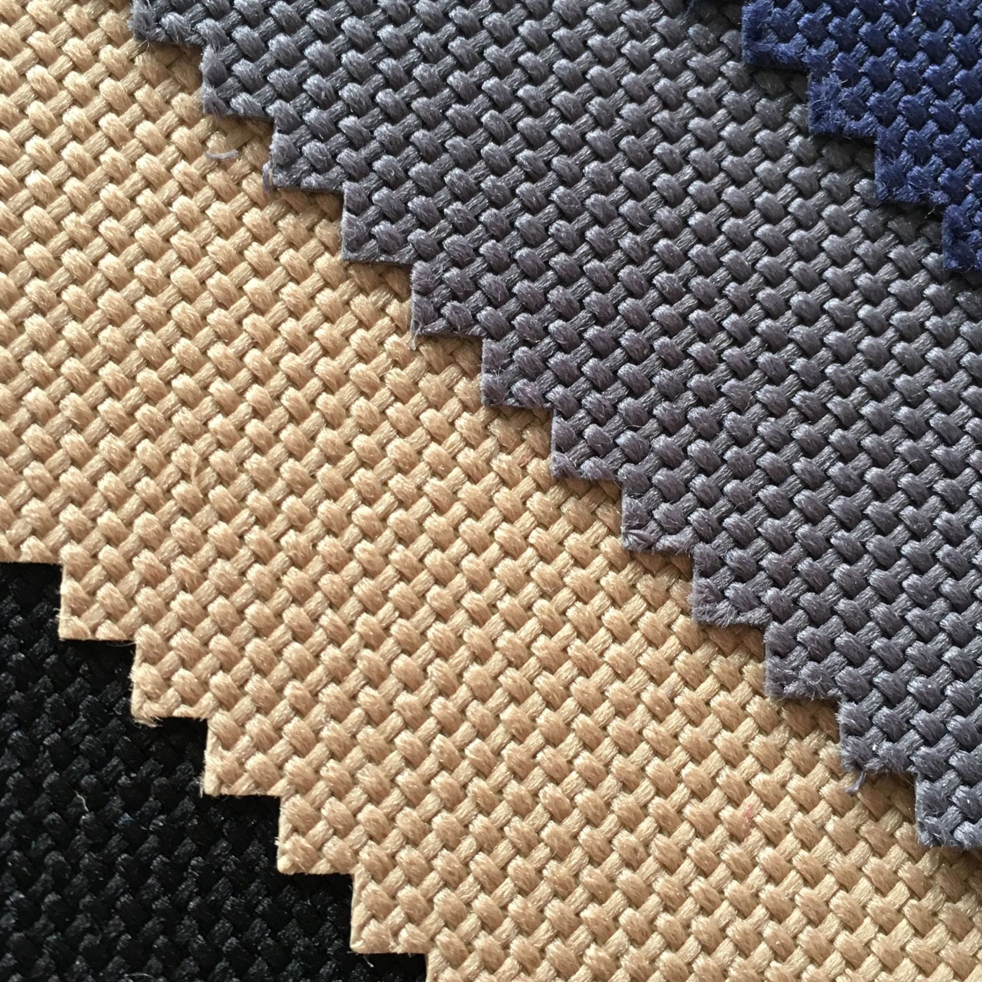 厂家直销1200dpvc箱包书包牛津布面料抗拉扯耐磨型户外布料批发