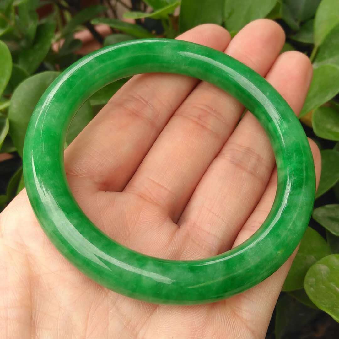 厂价供应时尚精品干青铁龙生翡翠手镯 时尚圆条满绿干青翡翠手镯