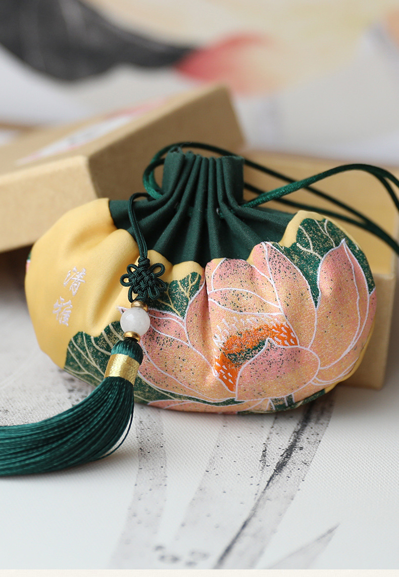 厂家批发古风流苏荷包宫廷随身香囊车挂荷花香包空袋穗子创意礼物