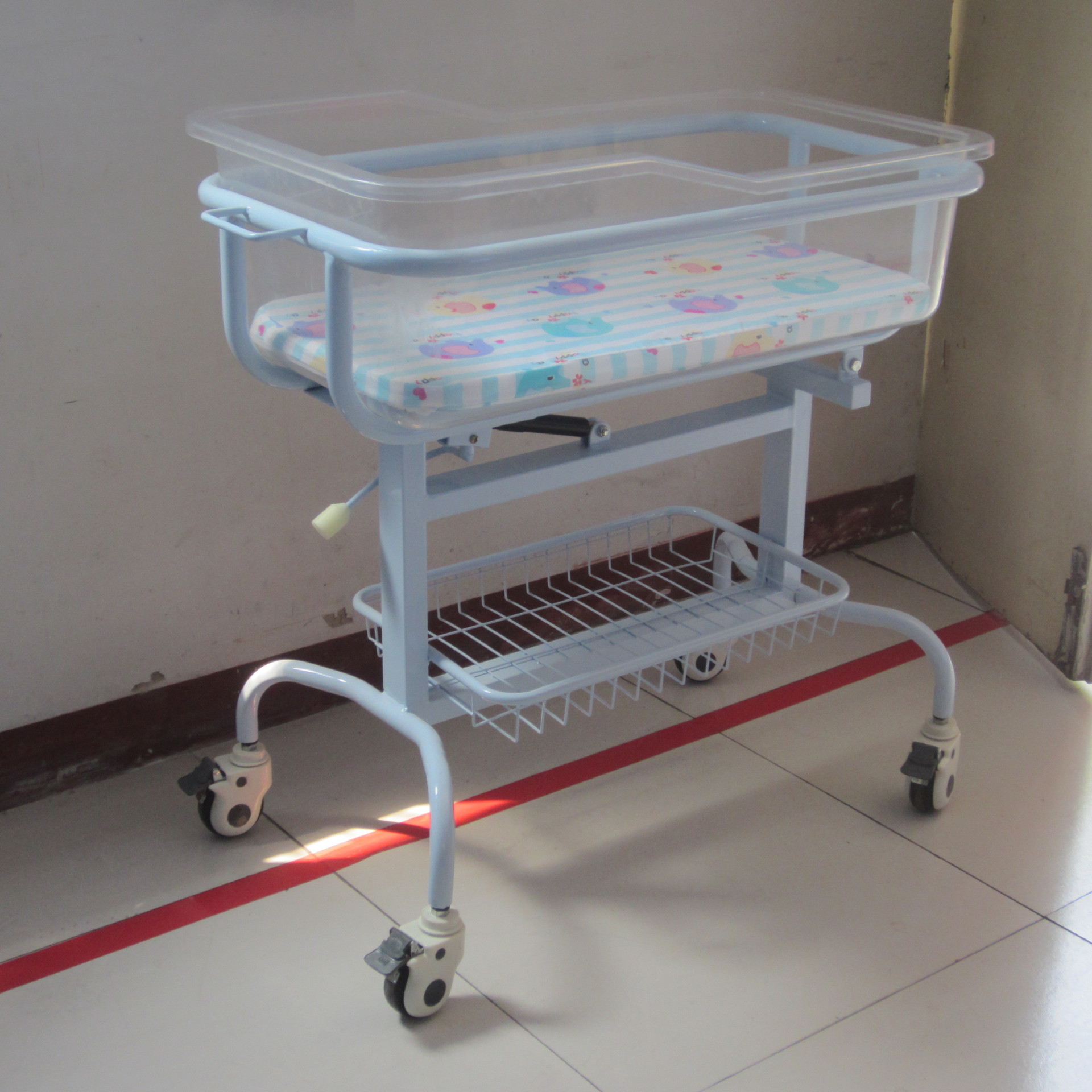 0 标签:婴儿车医用婴儿床医用婴儿车新生儿婴儿床