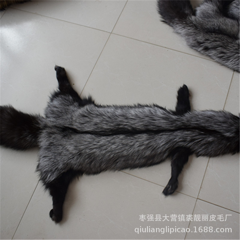 优质狐狸皮 玄狐皮 银狐皮 狐狸皮 银蓝皮 黑狐皮 毛领 毛条袖口