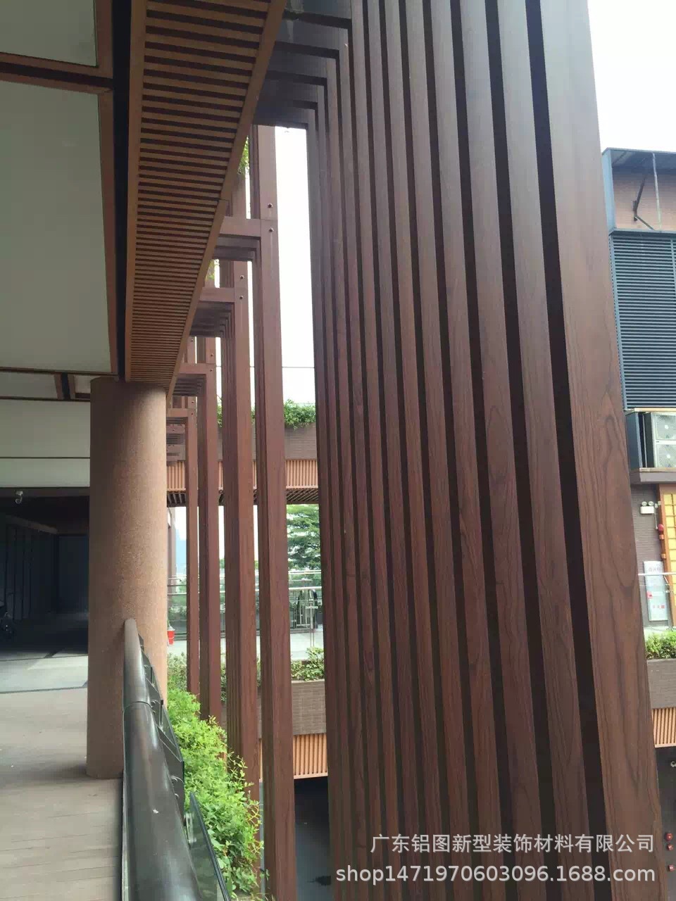 餐厅吊顶u槽铝方通 铝天花吊顶 装饰材料厂家直销 木纹铝方通