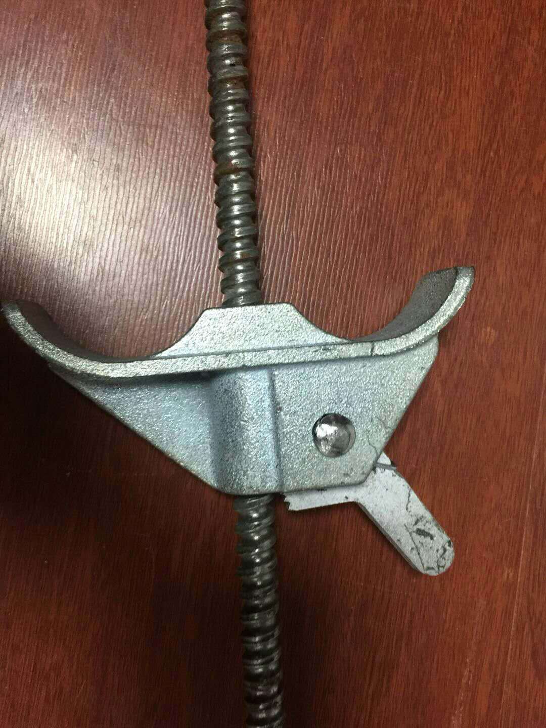 新型山型卡蝴蝶扣 新工艺替代普通丝杆螺帽