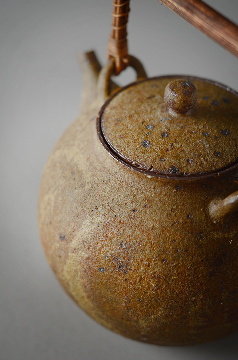 陶壶 纯手工粗陶煮茶器烧水壶泡茶壶竹把铜提梁老岩泥炭火烧茶壶